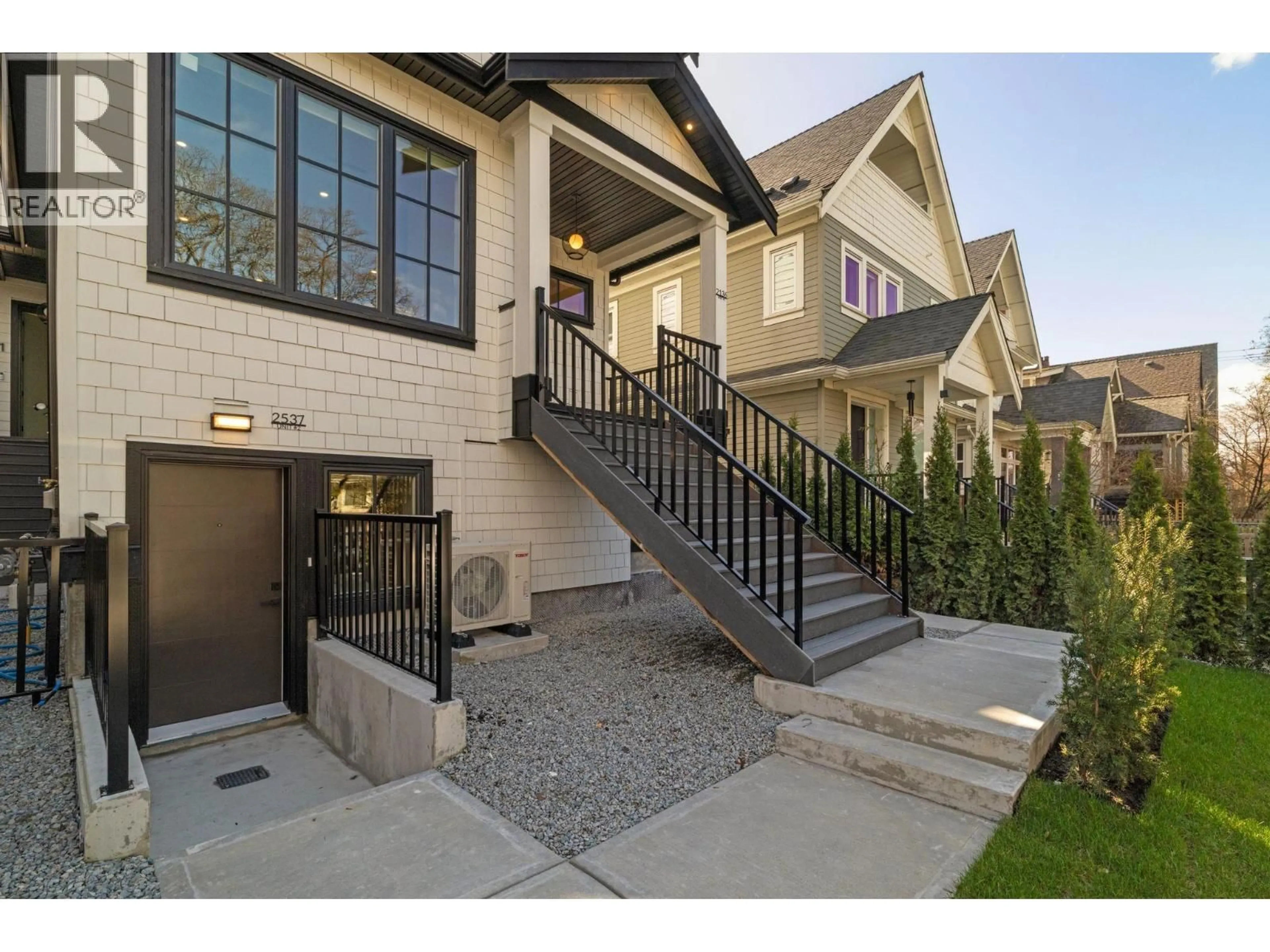 Unknown for 2136 VENABLES STREET, Vancouver British Columbia V5L2J4