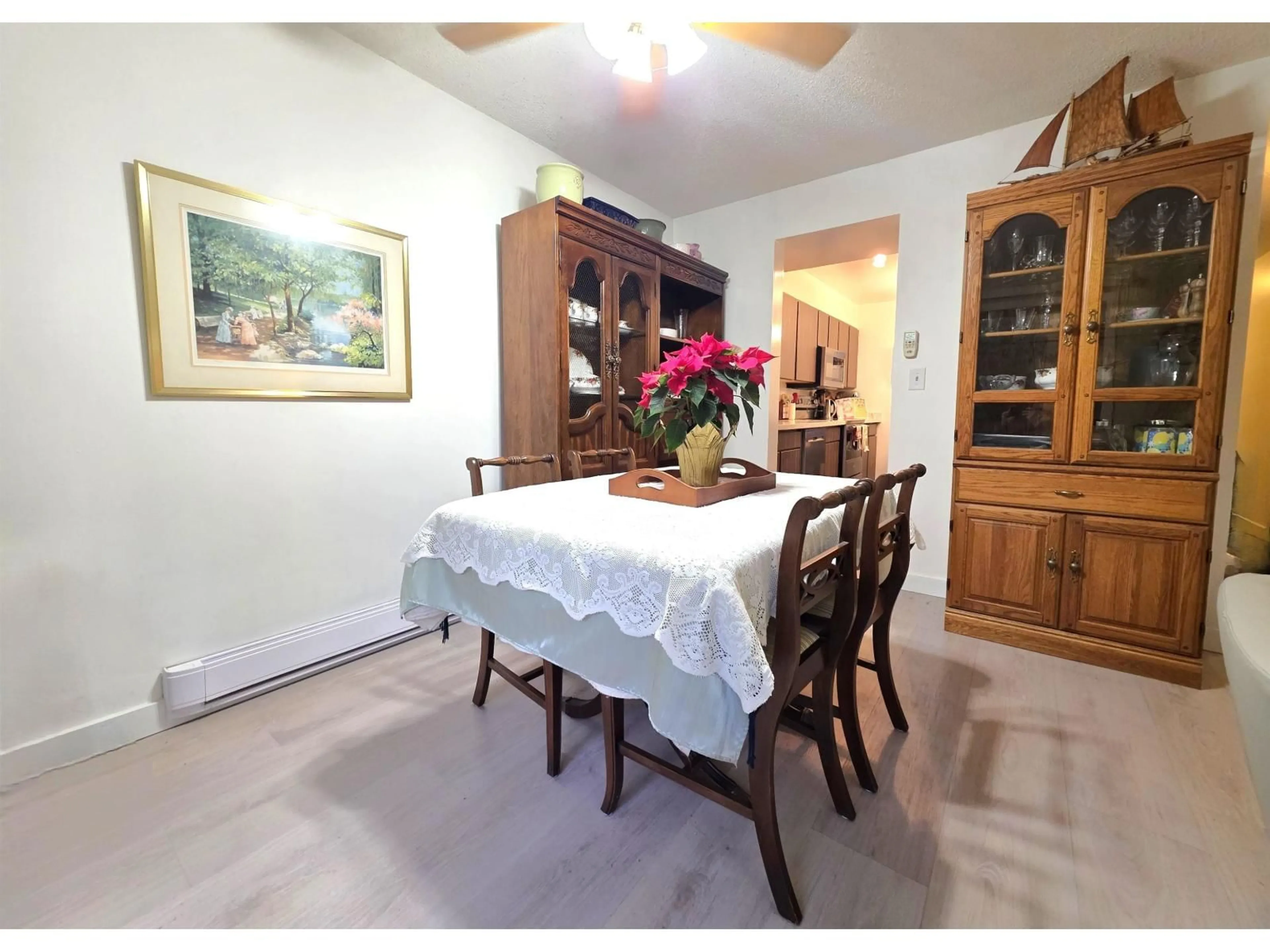 Dining room, wood/laminate floor for 20 - 9955 140 STREET, Surrey British Columbia V3T4M4