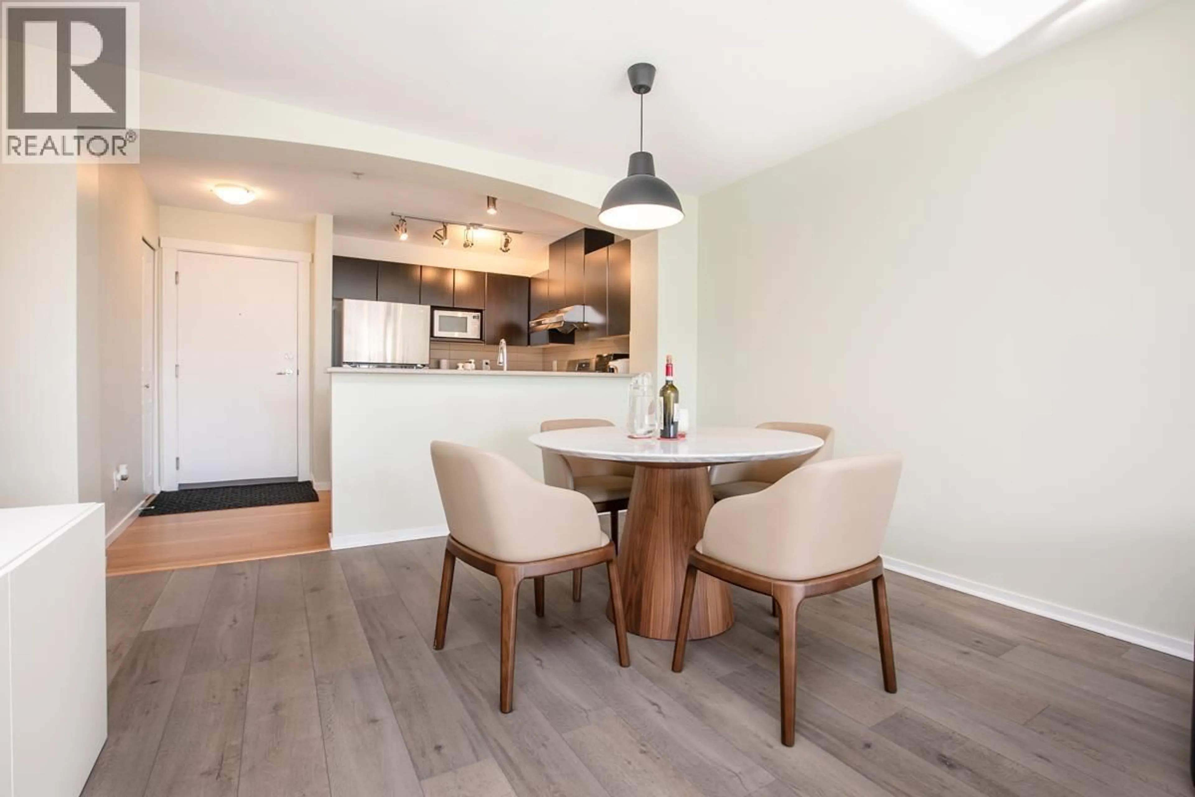Dining room, wood/laminate floor for 401 - 9319 UNIVERSITY CRESCENT, Burnaby British Columbia V5A4Y5