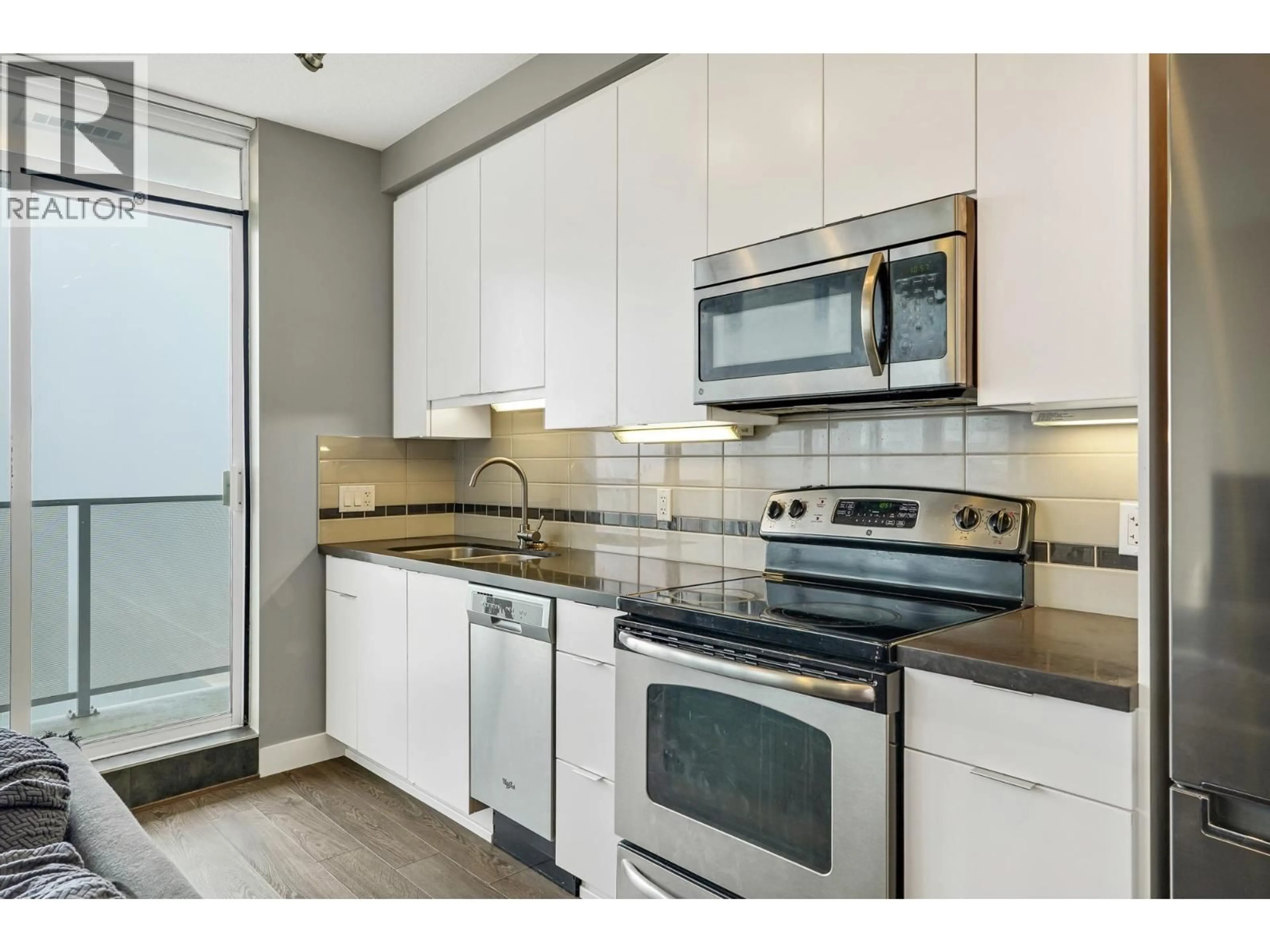 Standard kitchen, unknown for 708 - 9025 HIGHLAND COURT, Burnaby British Columbia V5A0A8