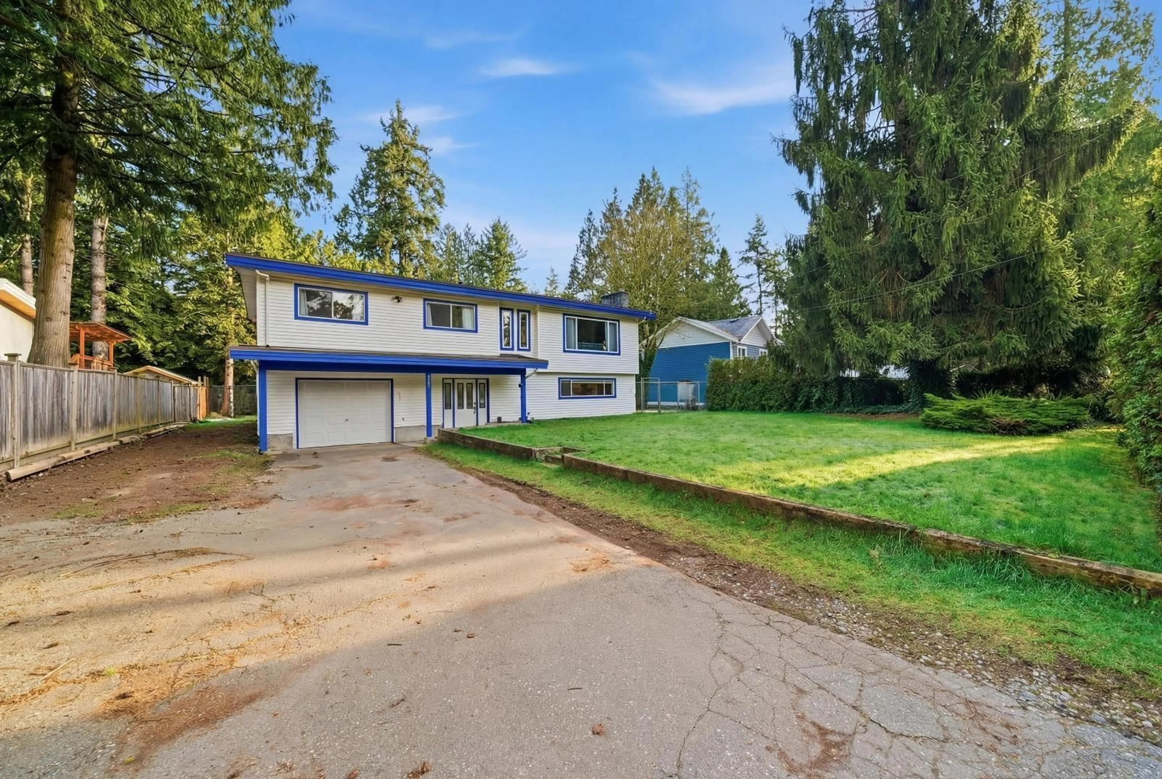 A pic from outside/outdoor area/front of a property/back of a property/a pic from drone, street for 20037 37A AVENUE, Langley British Columbia V3A5X6
