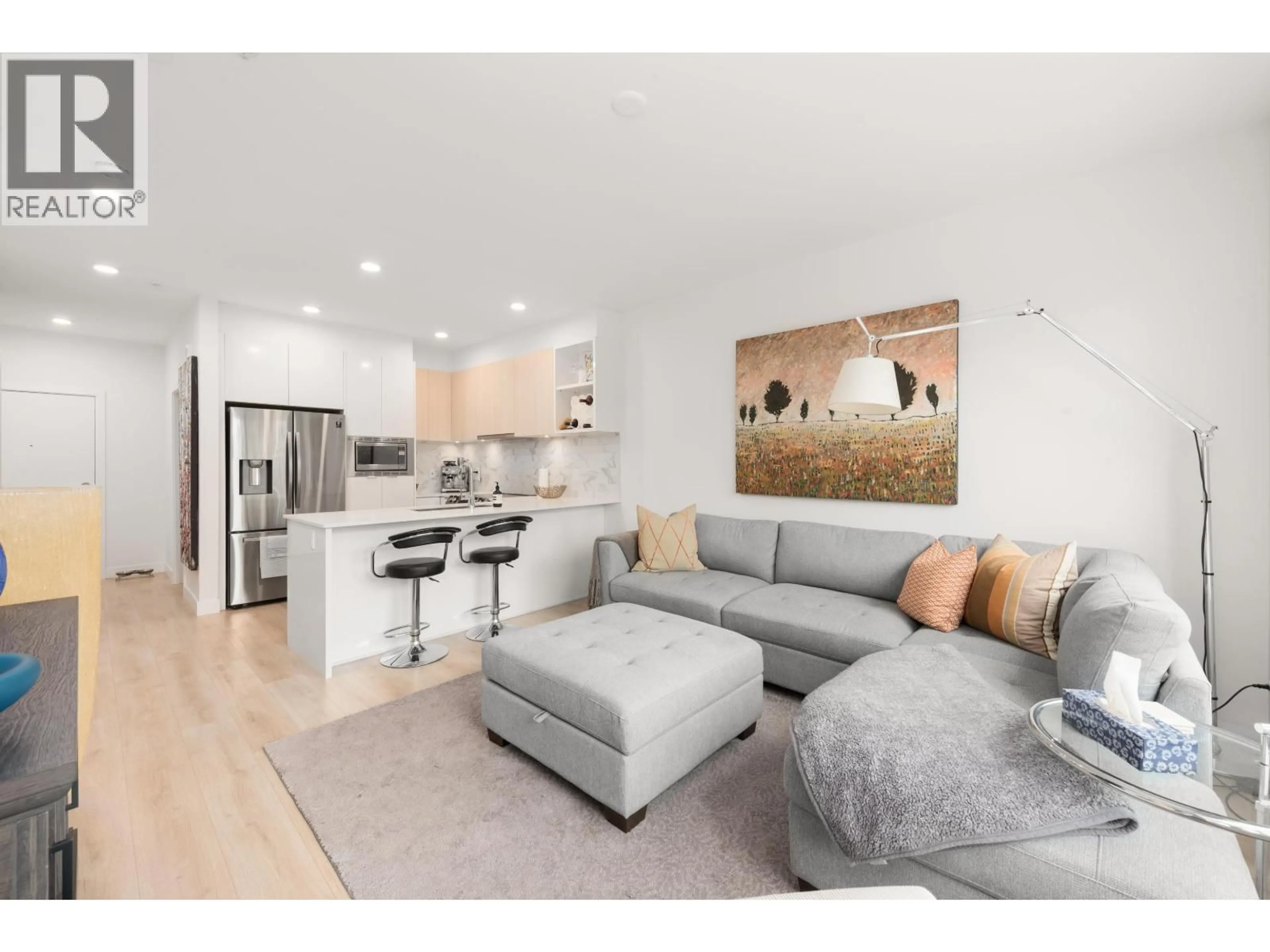 Open concept kitchen, wood/laminate floor for 117 - 1792 STARLING DRIVE, Tsawwassen British Columbia V4M0E4