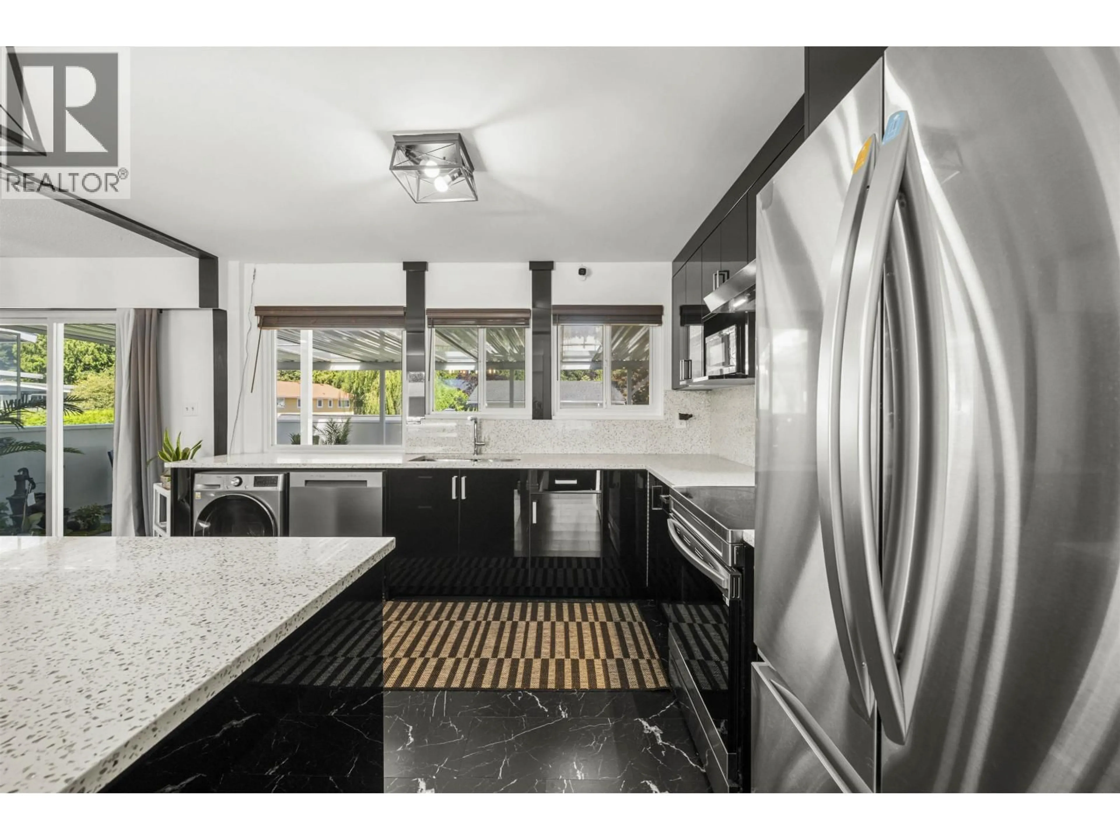 Contemporary kitchen, ceramic/tile floor for 1121 PRAIRIE AVENUE, Port Coquitlam British Columbia V3B1S7