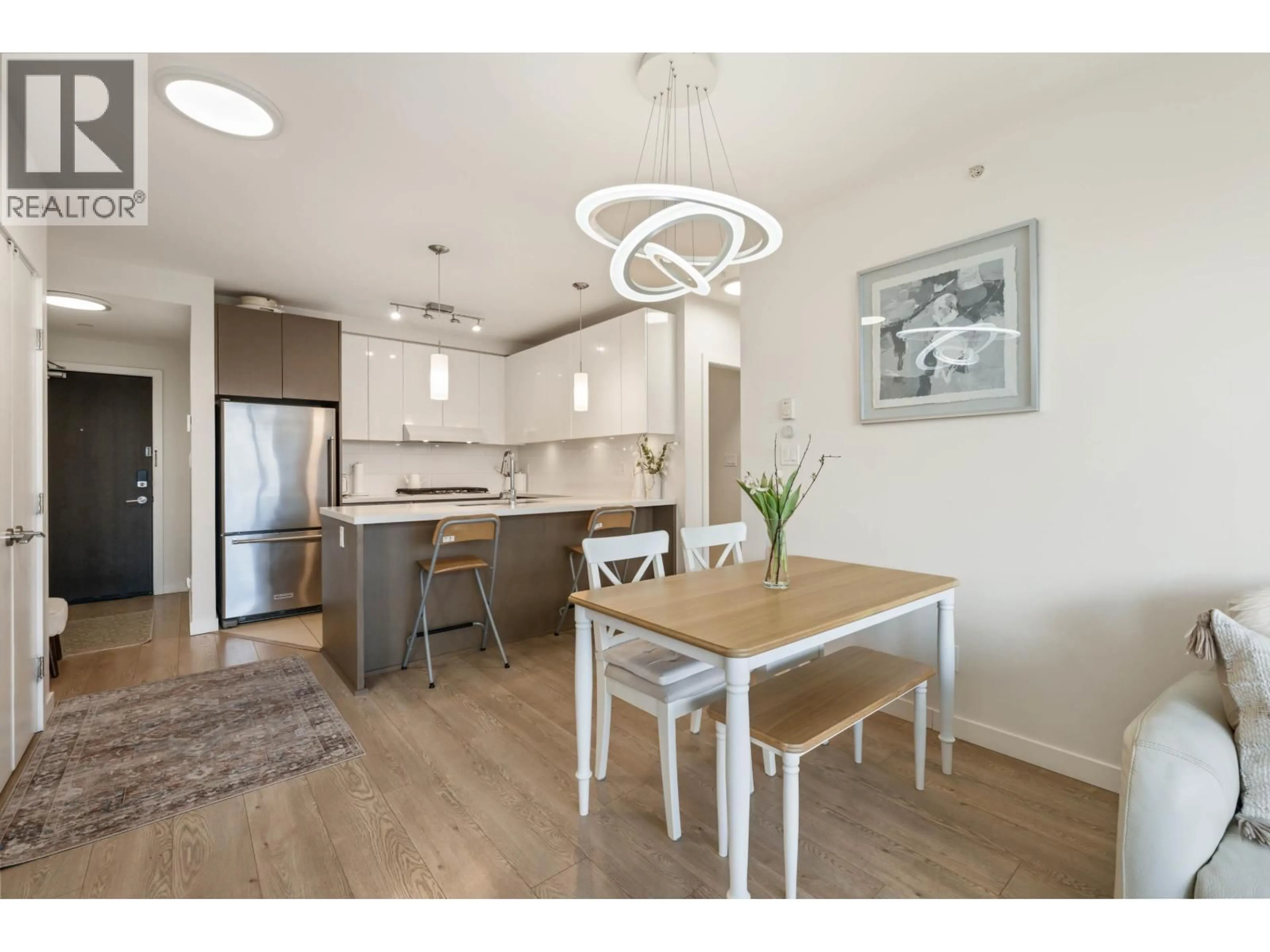 Open concept kitchen, wood/laminate floor for 2601 - 3080 LINCOLN AVENUE, Coquitlam British Columbia V3B7L9