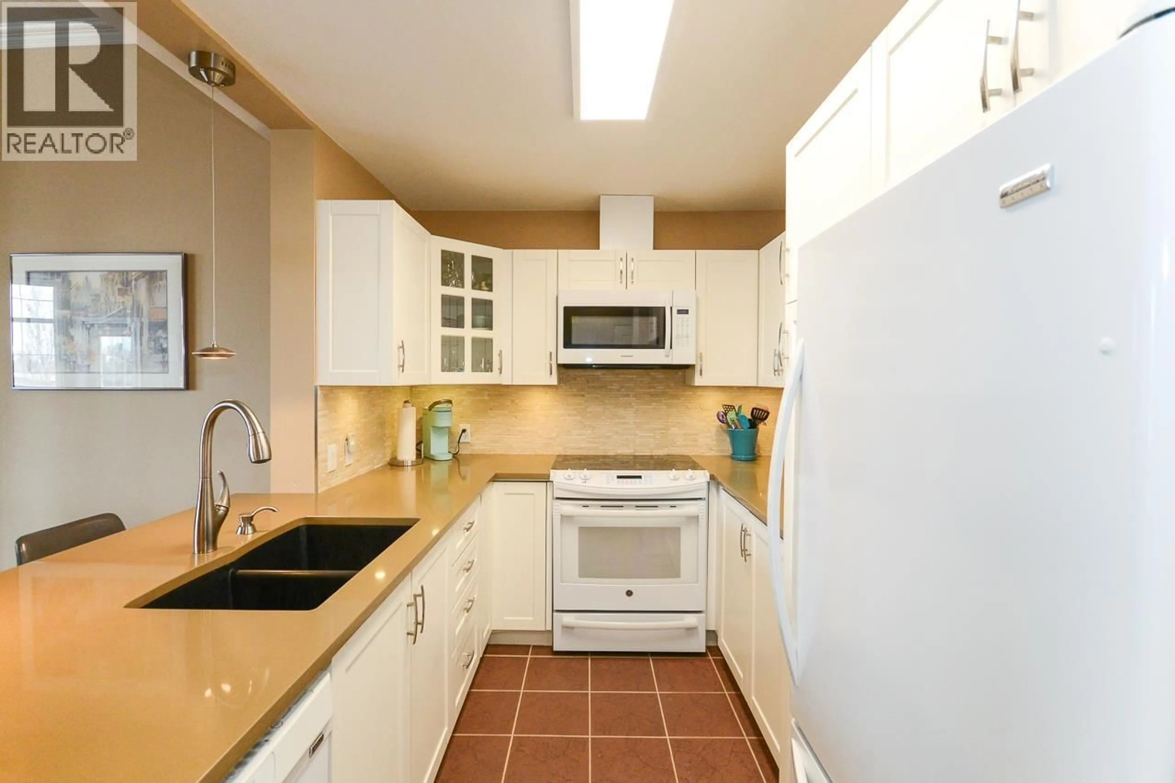 Standard kitchen, ceramic/tile floor for 424 - 5500 ANDREWS ROAD, Richmond British Columbia V7E6M9
