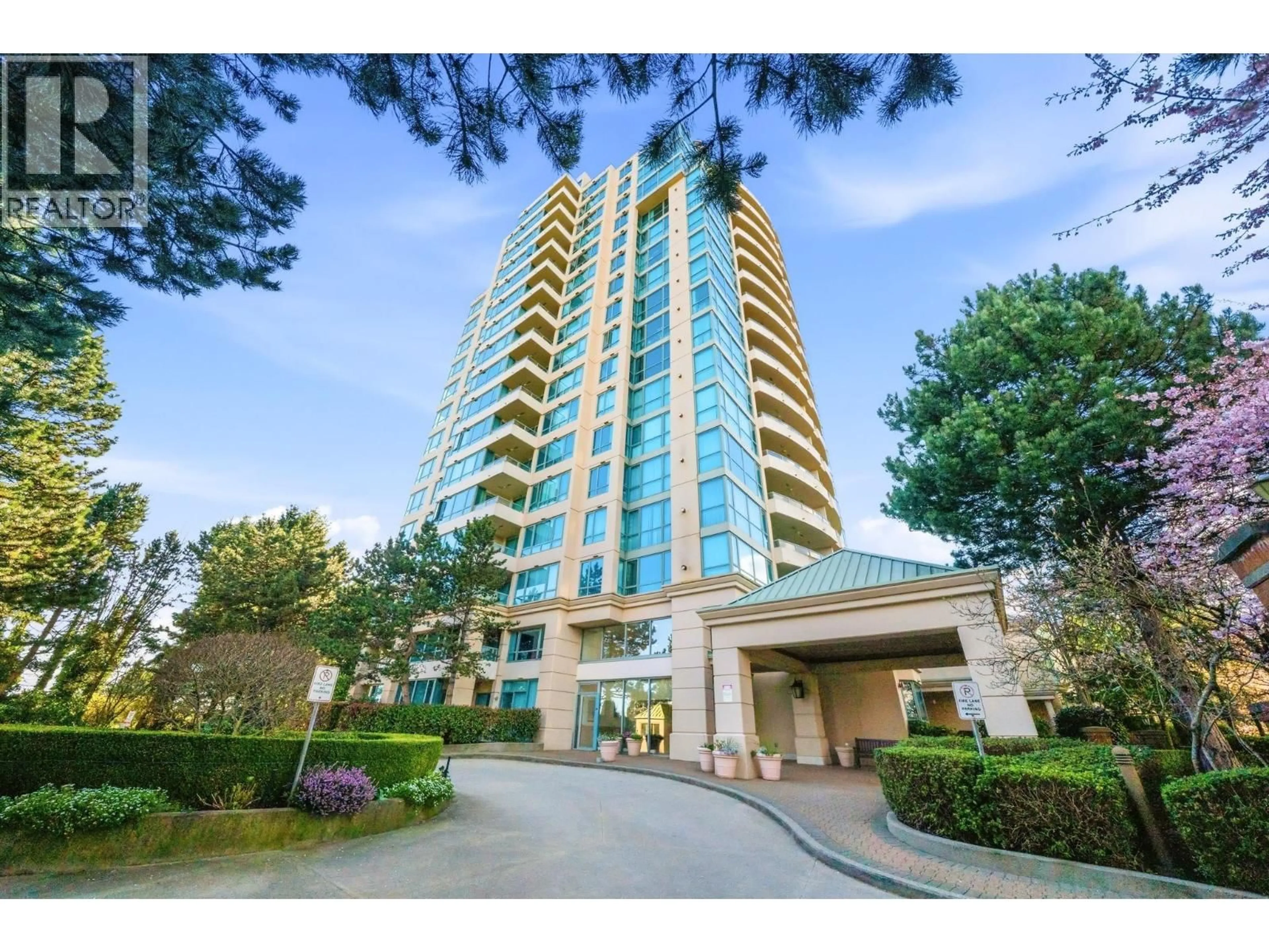 Indoor foyer for 1003 - 6622 SOUTHOAKS CRESCENT, Burnaby British Columbia V5E4K2
