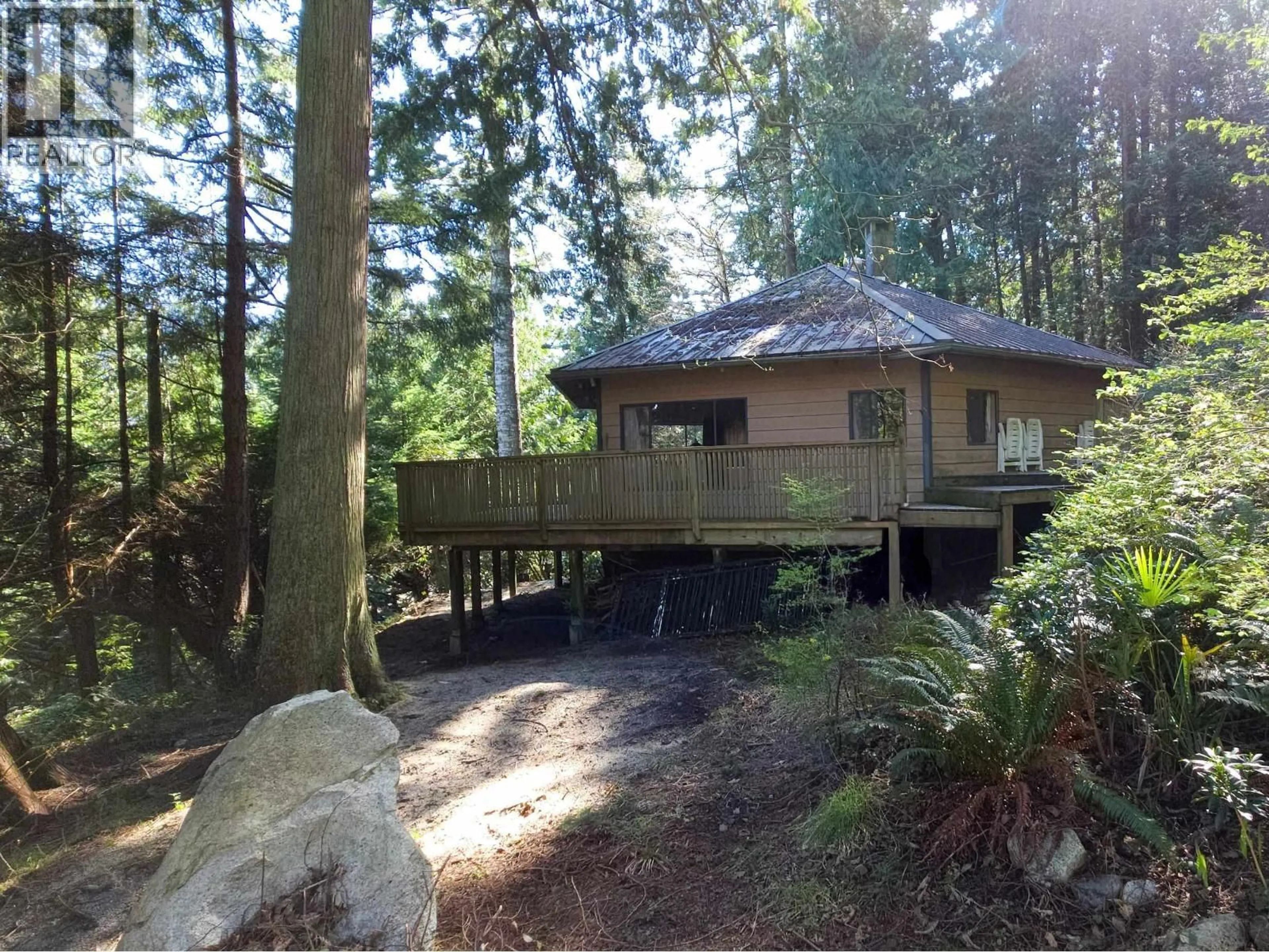 A pic from outside/outdoor area/front of a property/back of a property/a pic from drone, forest/trees view for 427 COLLINGWOOD ROAD, Keats Island British Columbia V0N1V0