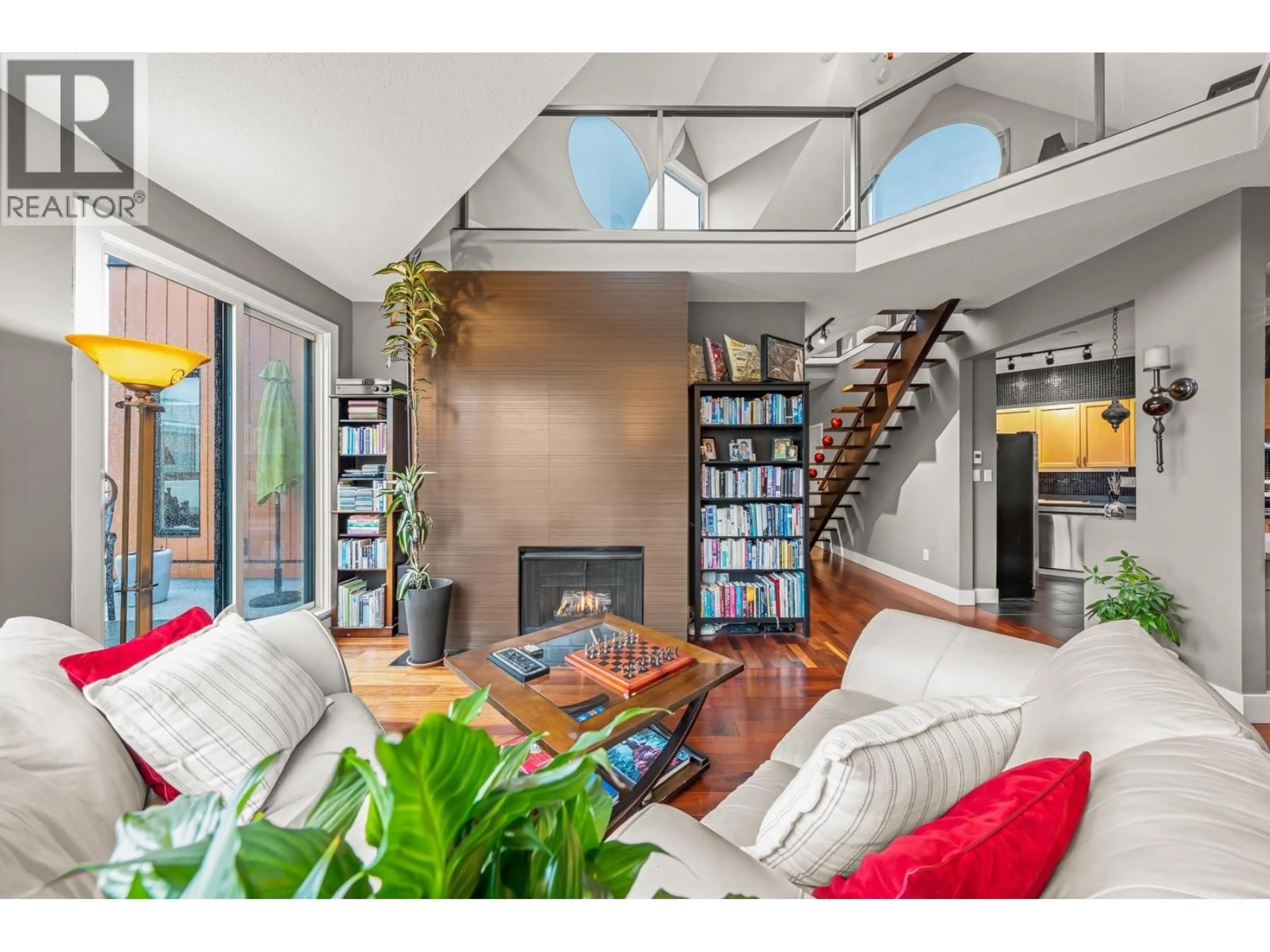 Living room with furniture, unknown for 418 - 1150 QUAYSIDE DRIVE, New Westminster British Columbia V3M6E1