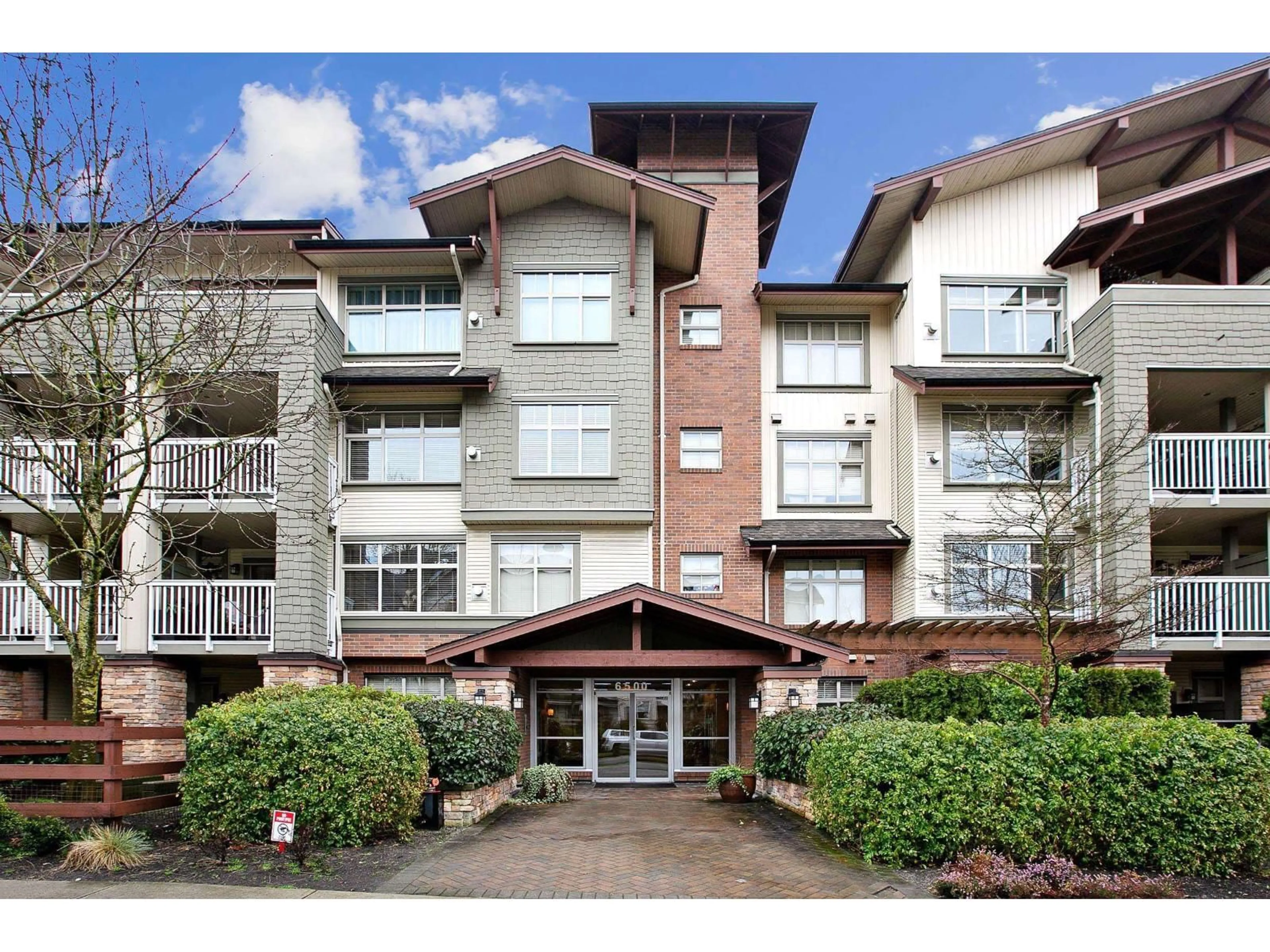 Unknown for 205 - 6500 194 STREET, Surrey British Columbia V4N5X4