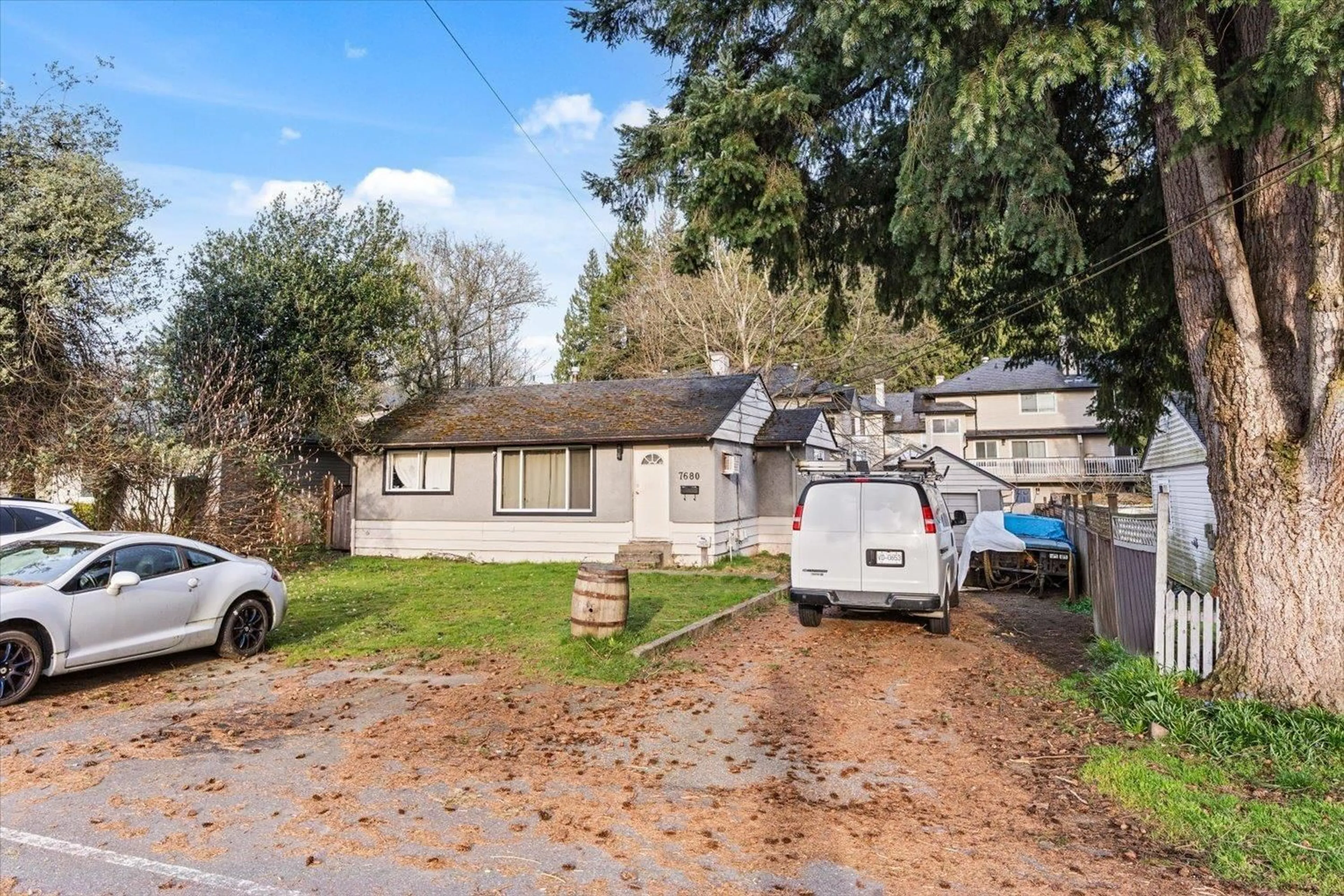 A pic from outside/outdoor area/front of a property/back of a property/a pic from drone, street for 7680 BLOTT STREET, Mission British Columbia V2V3K3