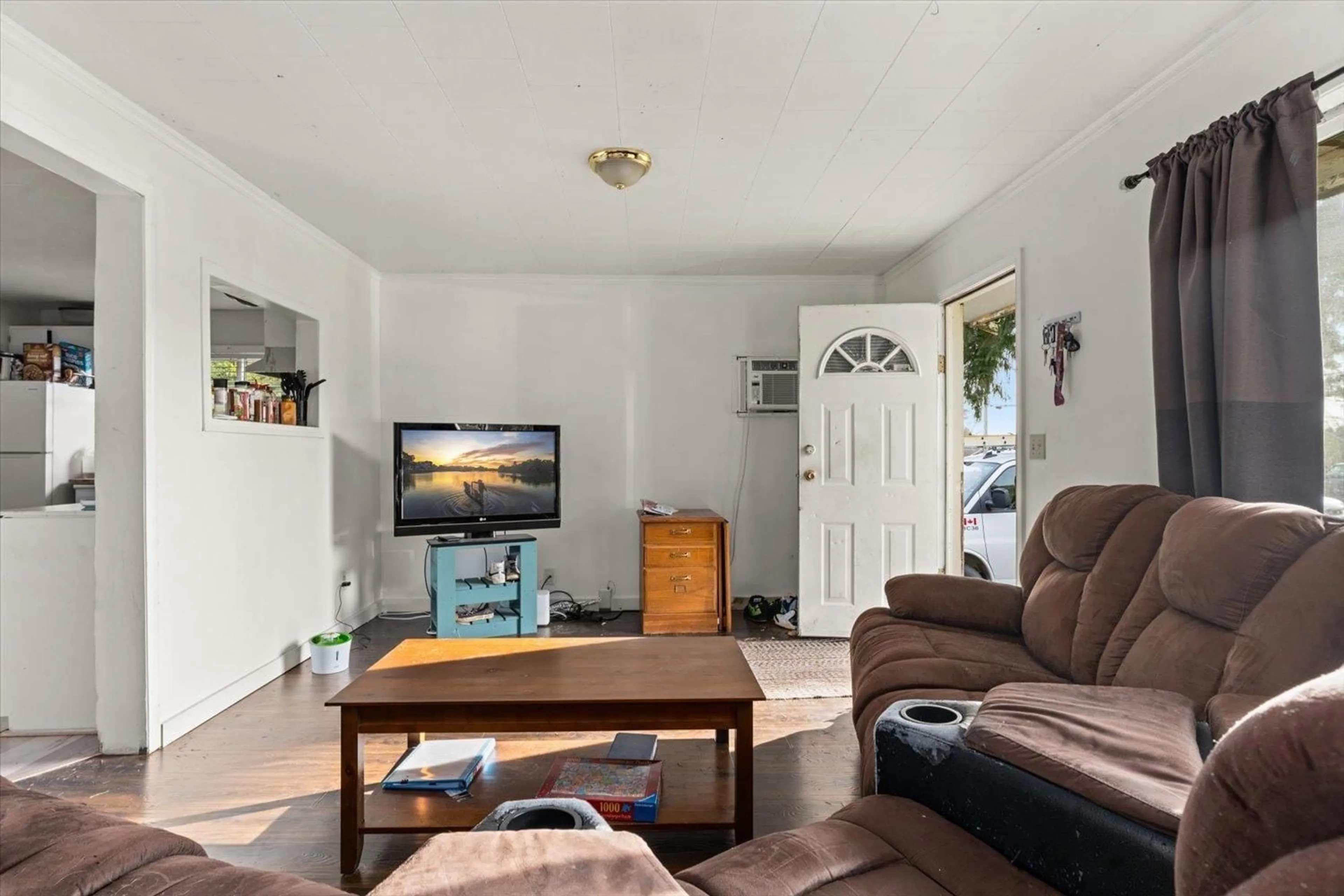 Living room with furniture, unknown for 7680 BLOTT STREET, Mission British Columbia V2V3K3