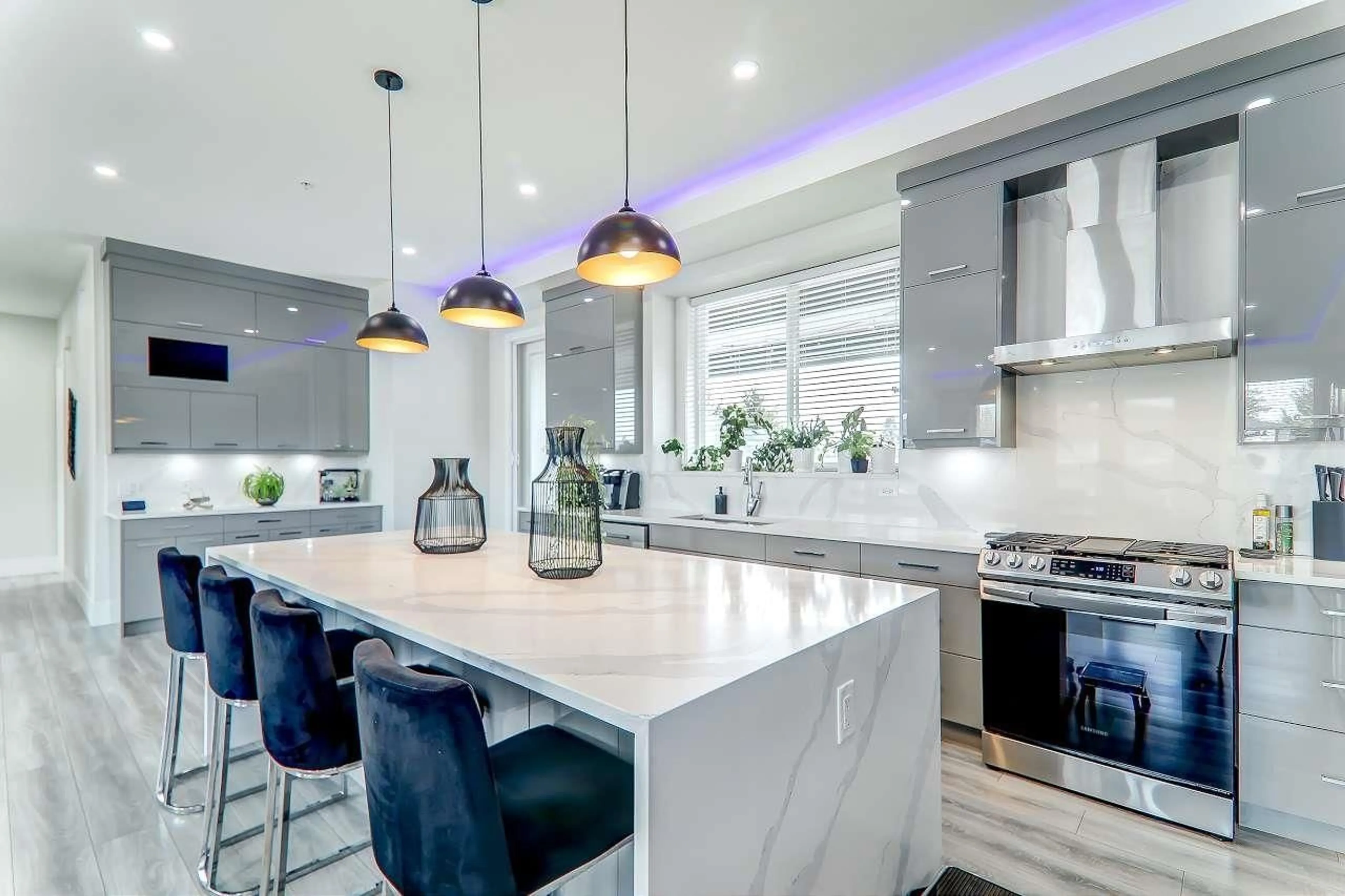 Contemporary kitchen, ceramic/tile floor for 8559 BENEDICT BOULEVARD, Mission British Columbia V2V0H1