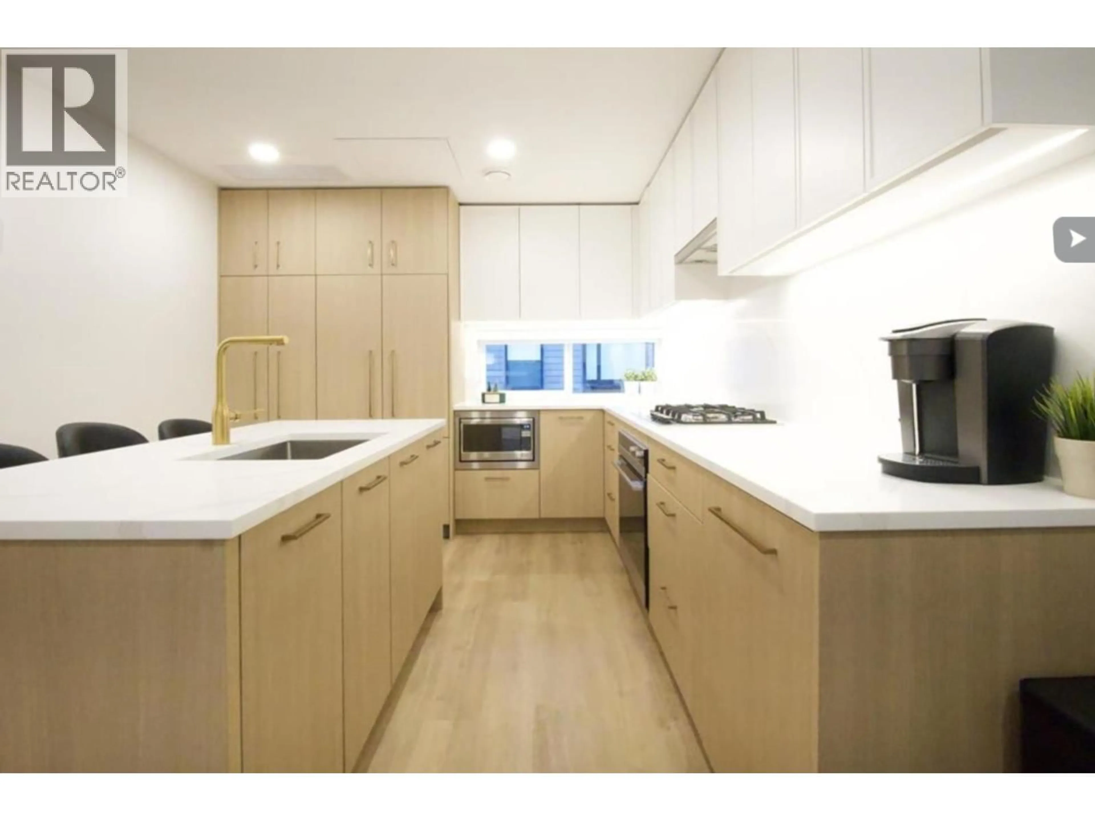 Unknown for 202 - 381 CLAYTON STREET, Coquitlam British Columbia V3K0J8