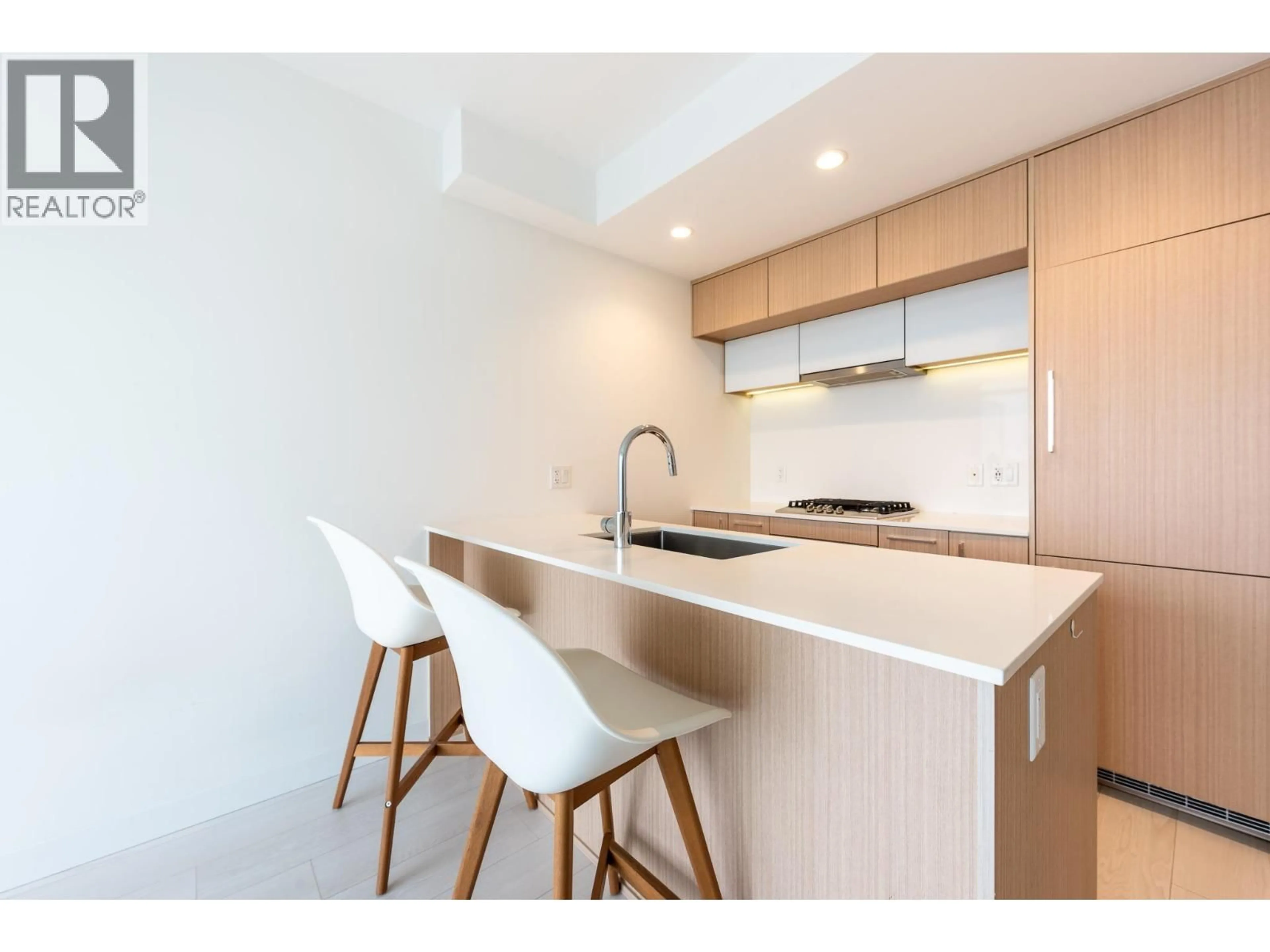 Standard kitchen, wood/laminate floor for 1008 - 5580 NO. 3 ROAD, Richmond British Columbia V6X0R8