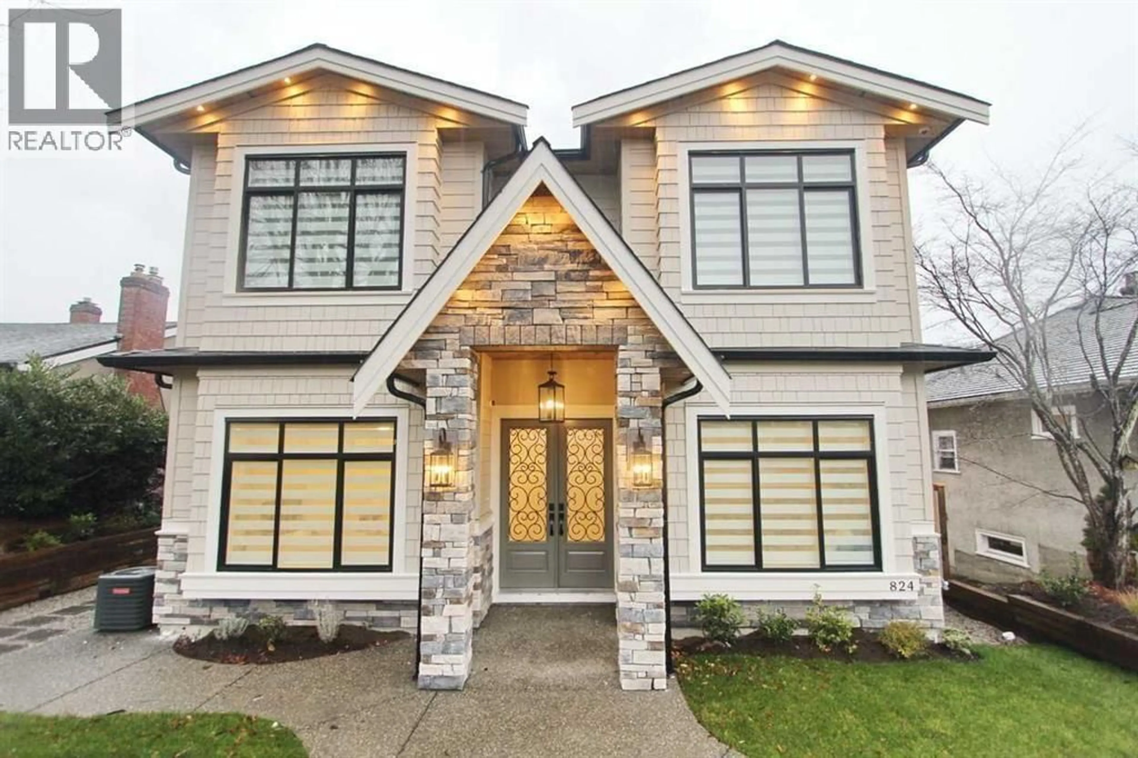 Home with brick exterior material, unknown for 824 CHESTNUT STREET, New Westminster British Columbia V3L4N2