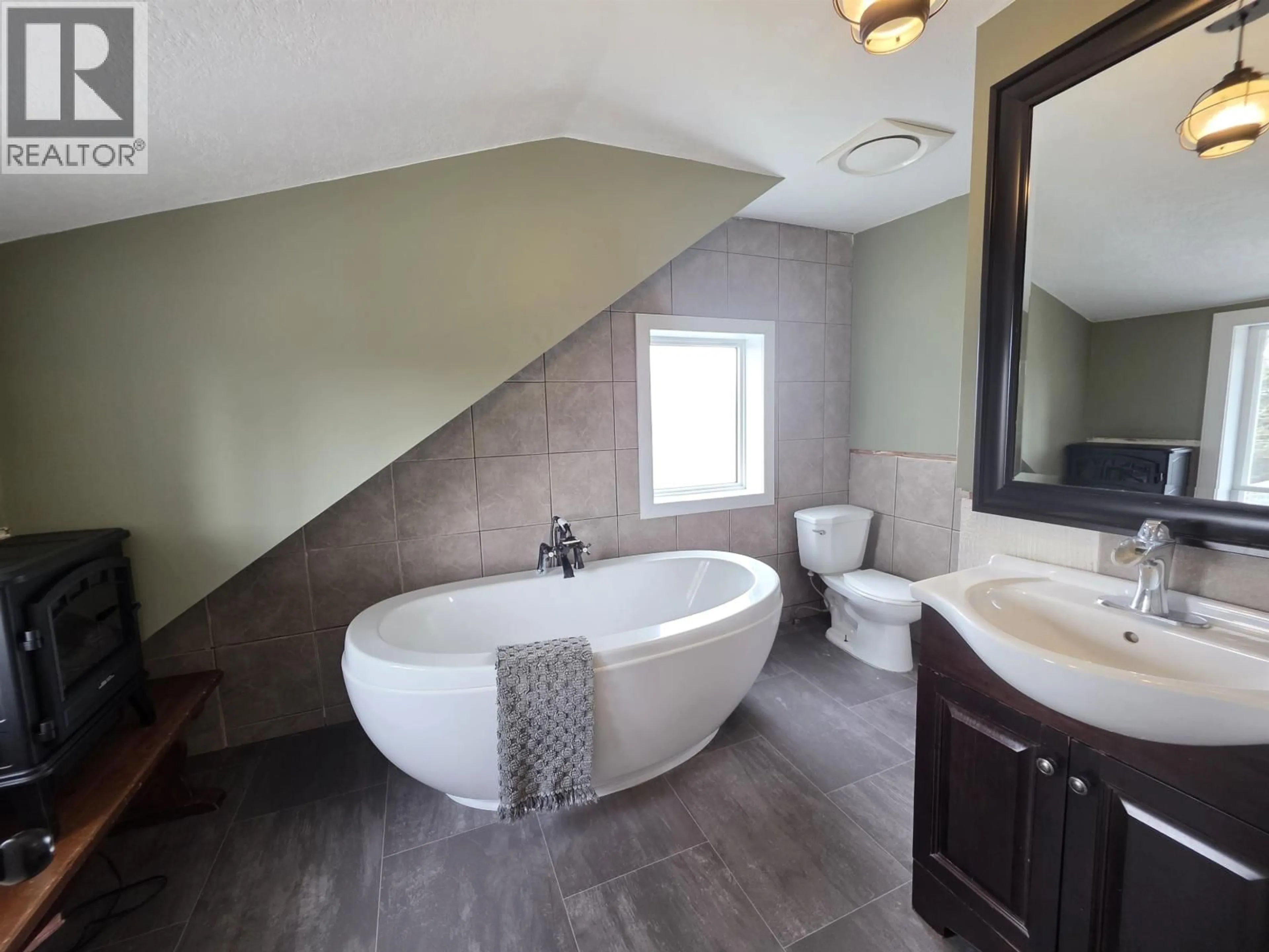 Contemporary bathroom, ceramic/tile floor for 341 2ND STREET, Vanderhoof British Columbia V0J3A0
