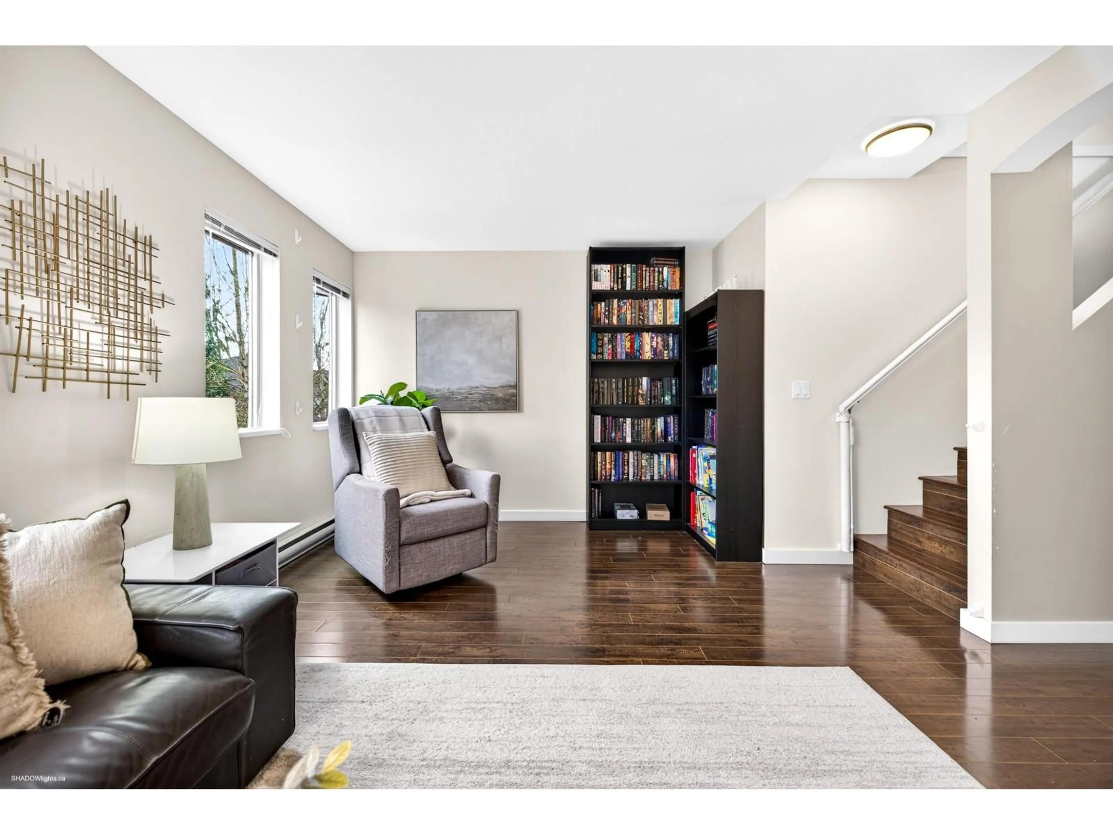 Living room with furniture, wood/laminate floor for 146 - 6671 121 STREET, Surrey British Columbia V3W1T9