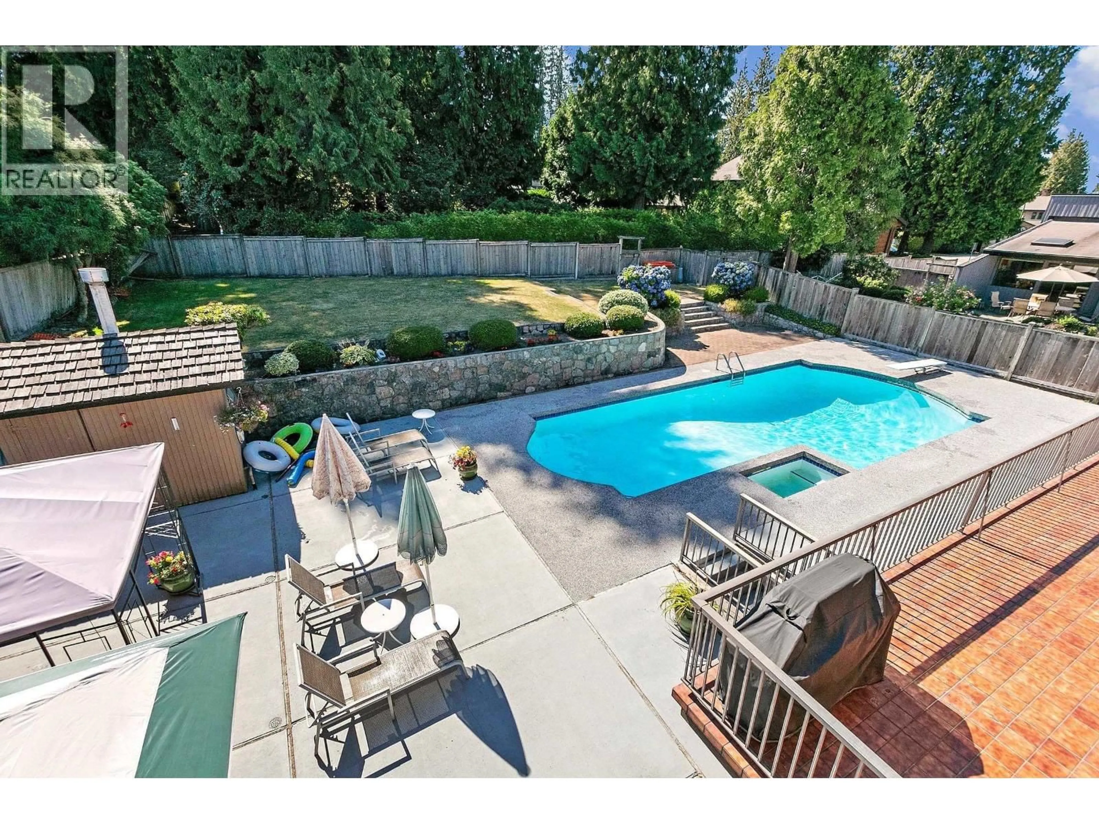 Pool for 6375 BUCKINGHAM DRIVE, Burnaby British Columbia V5E3Y7