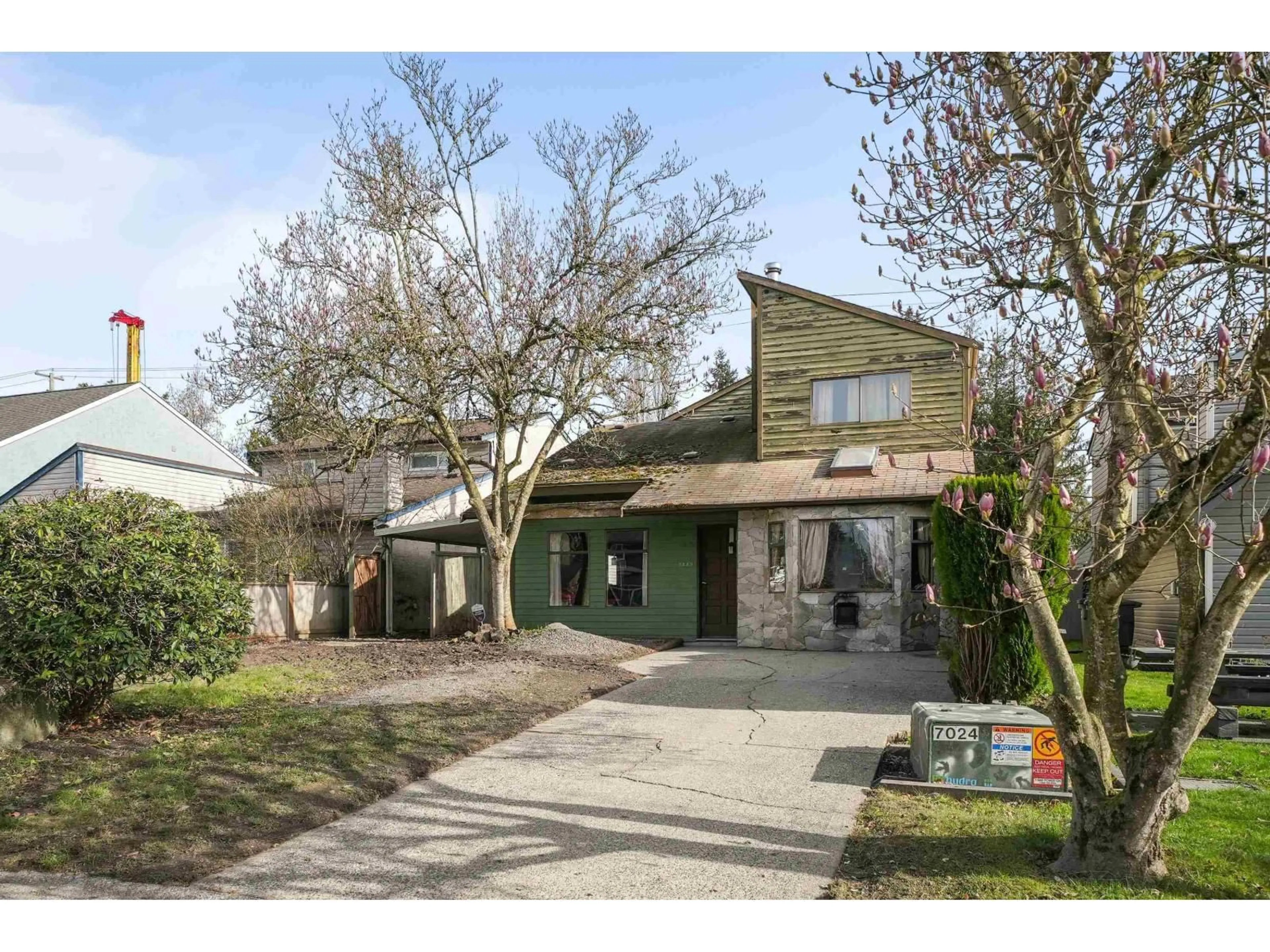 A pic from outside/outdoor area/front of a property/back of a property/a pic from drone, street for 19449 62 AVENUE, Surrey British Columbia V3S5M8