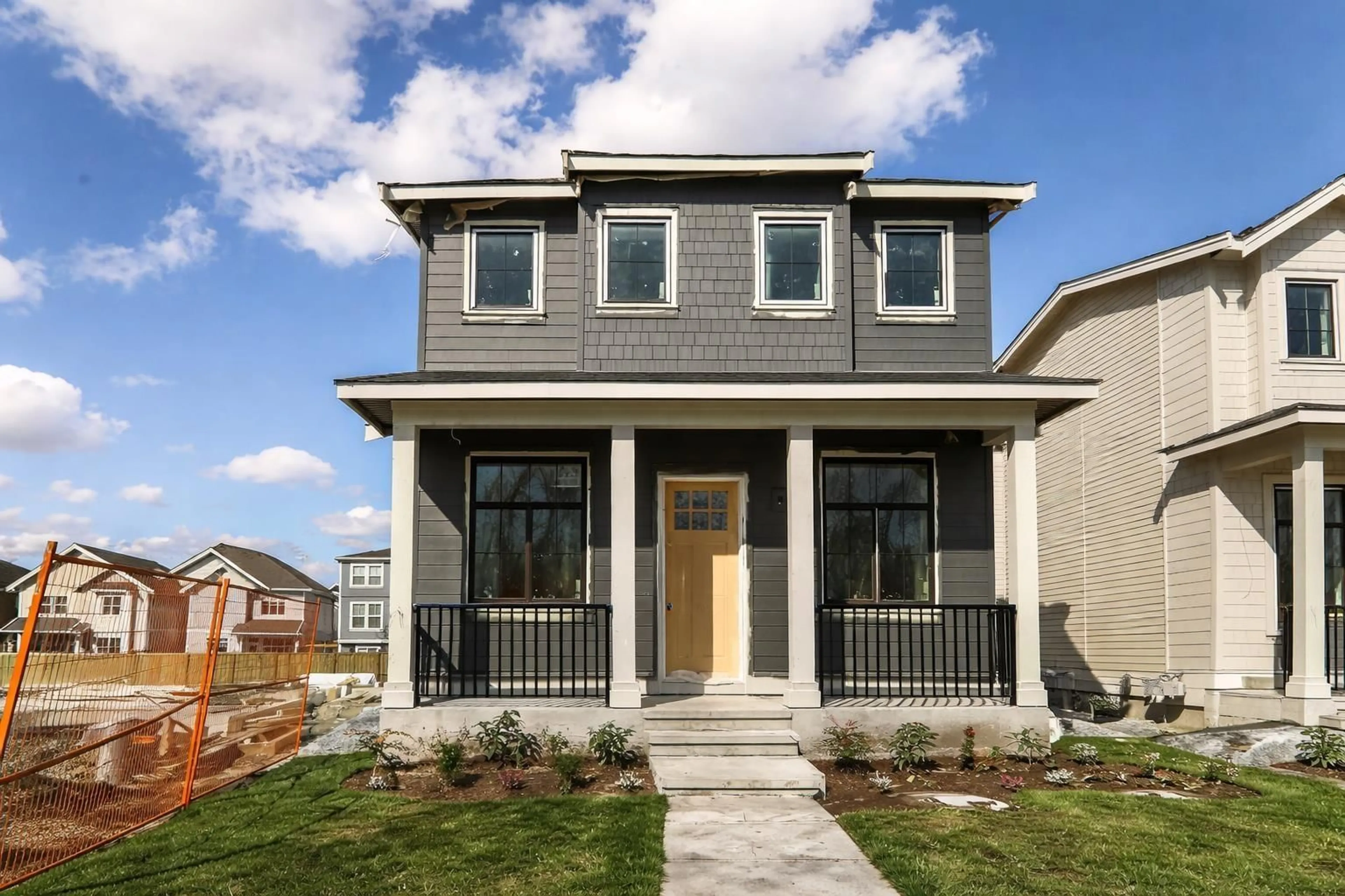 Home with vinyl exterior material, street for 20669 76 AVENUE, Langley British Columbia V2Y1V5