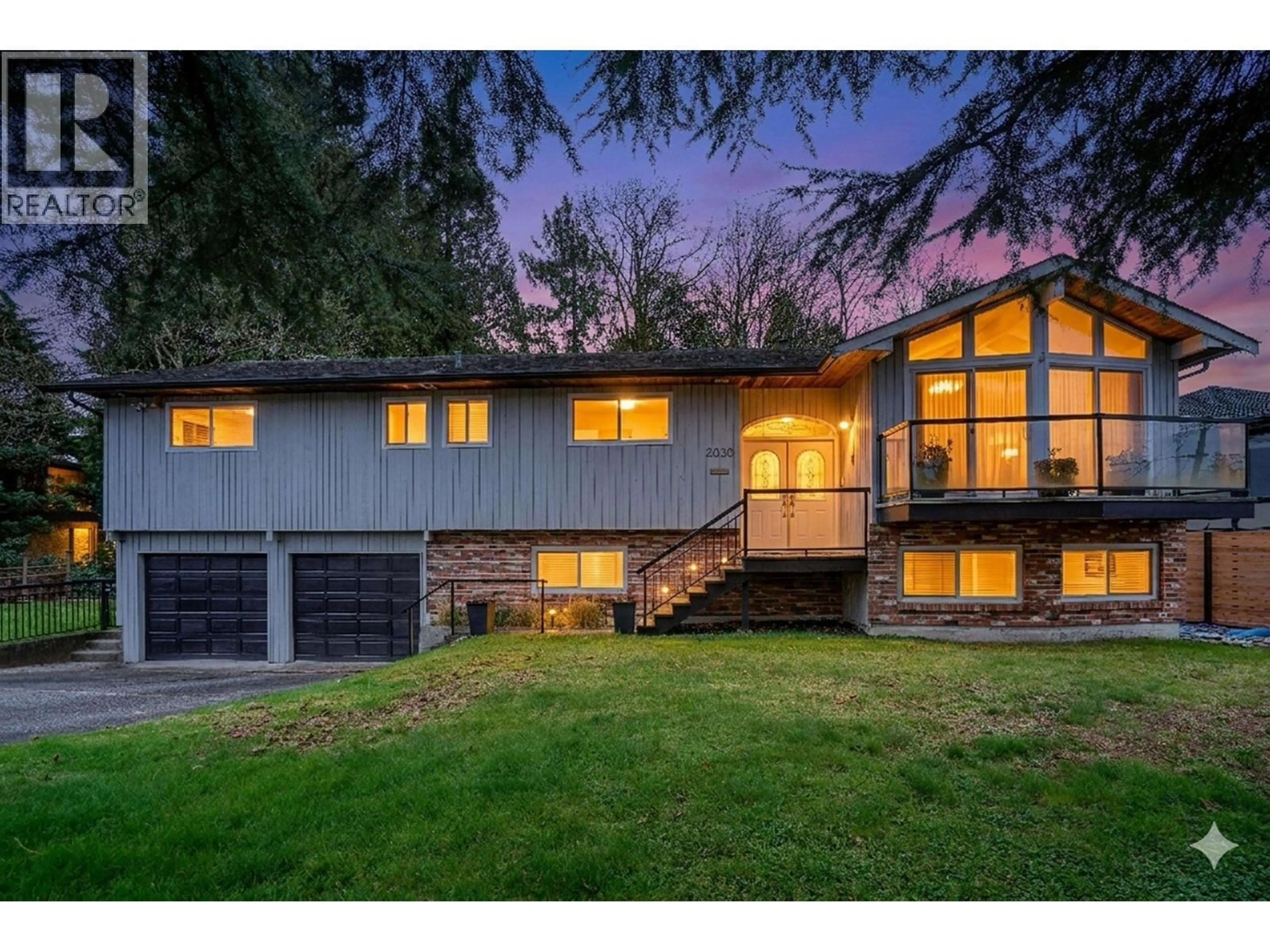 Home with vinyl exterior material, unknown for 2030 JORDAN DRIVE, Burnaby British Columbia V5B4E8