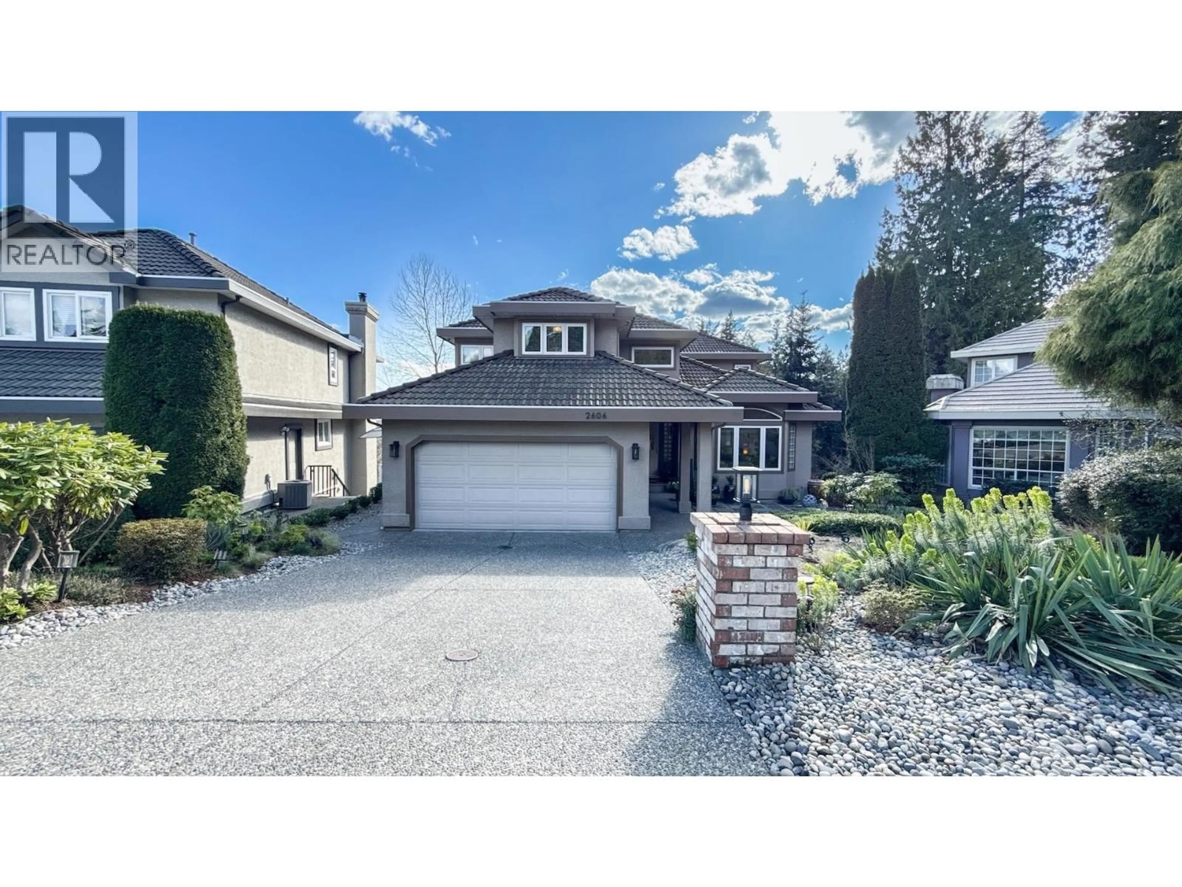 A pic from outside/outdoor area/front of a property/back of a property/a pic from drone, street for 2606 SANDSTONE COURT, Coquitlam British Columbia V3E2T9