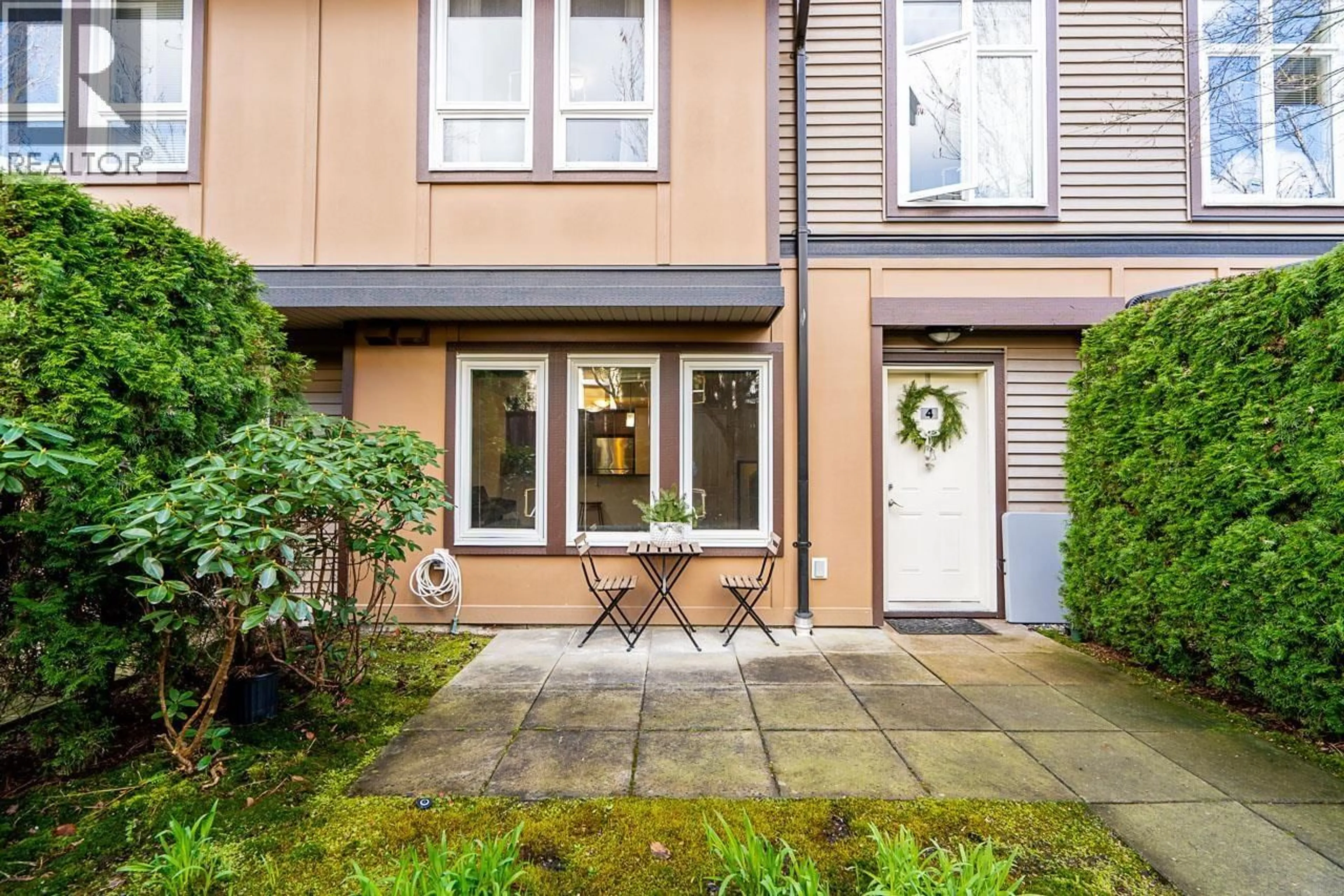 Patio, street for 4 - 6538 ELGIN AVENUE, Burnaby British Columbia V5H3S6