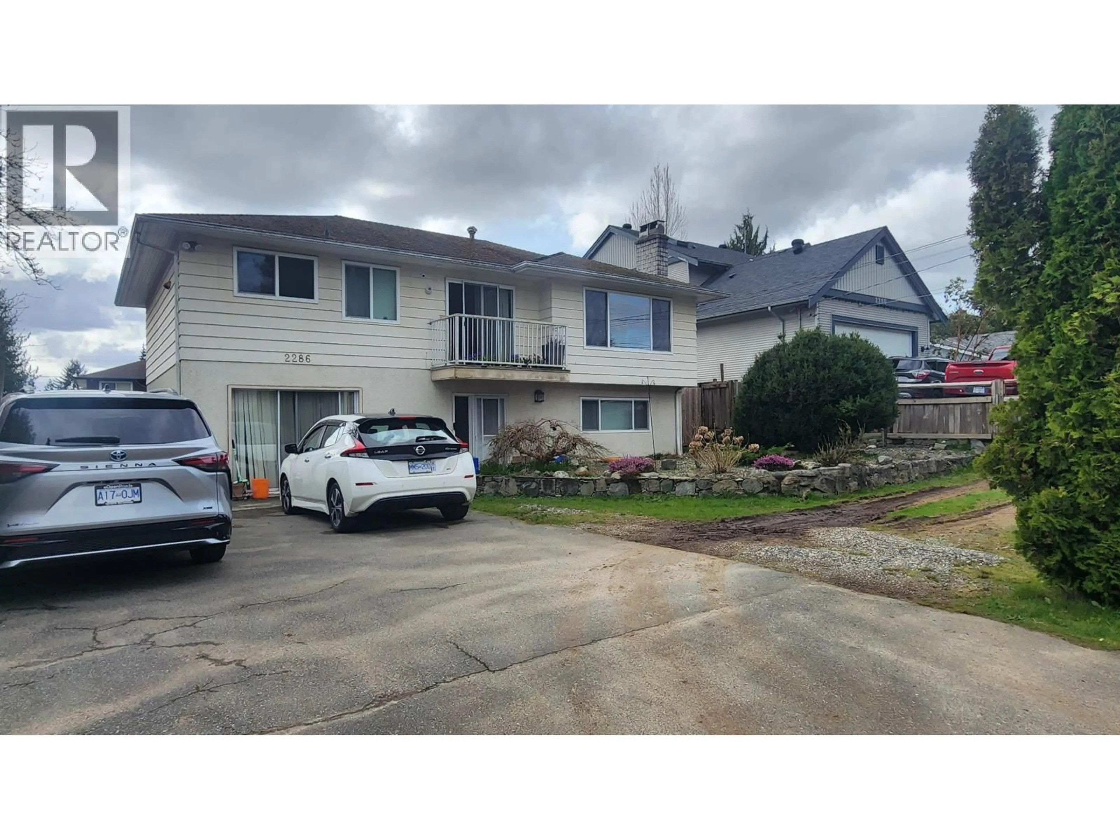 A pic from outside/outdoor area/front of a property/back of a property/a pic from drone, street for 2286 AUSTIN AVENUE, Coquitlam British Columbia V3K3S1