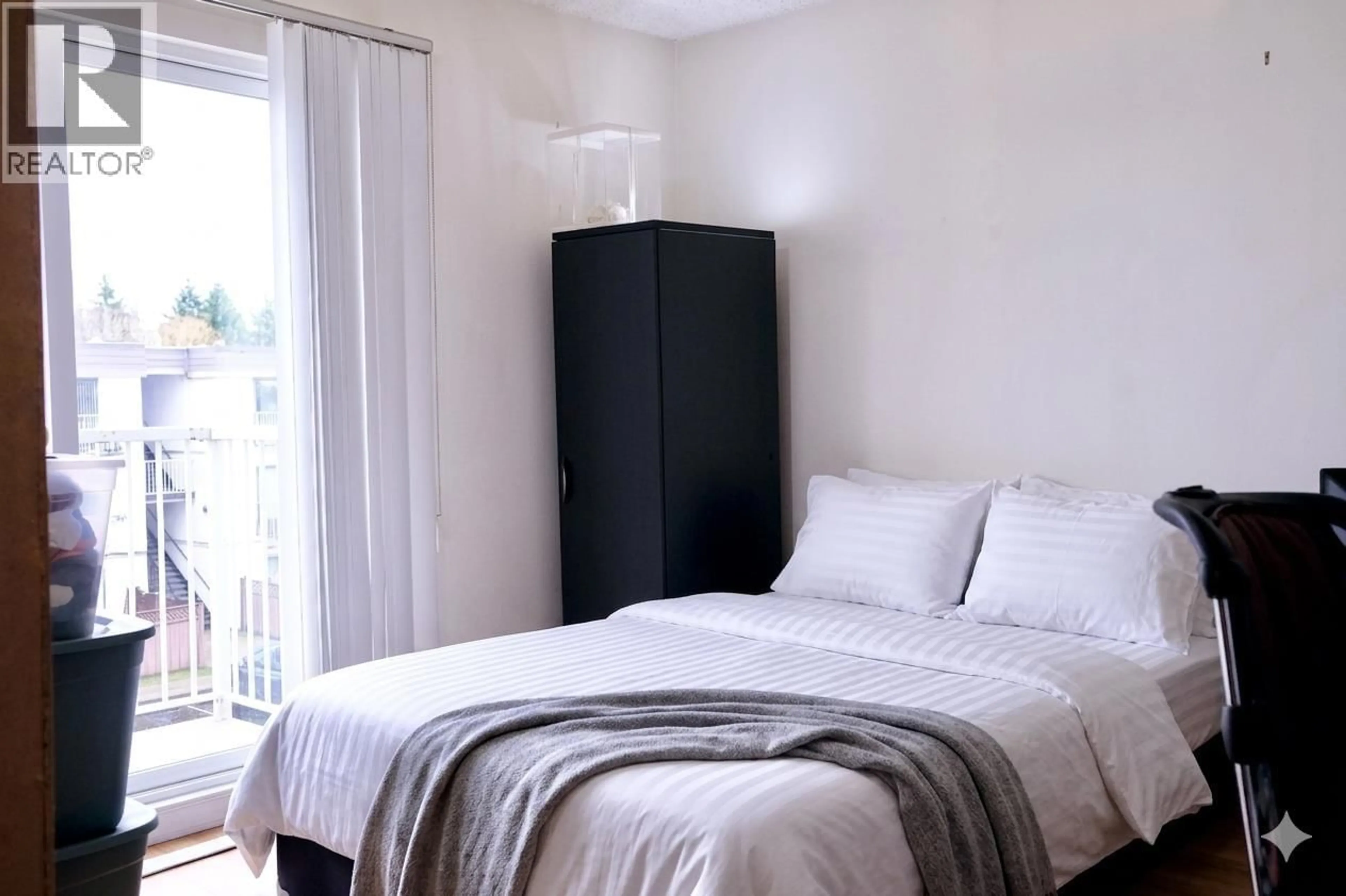 Bedroom with bed, unknown for 303 - 7260 LINDSAY ROAD, Richmond British Columbia V7C3M6