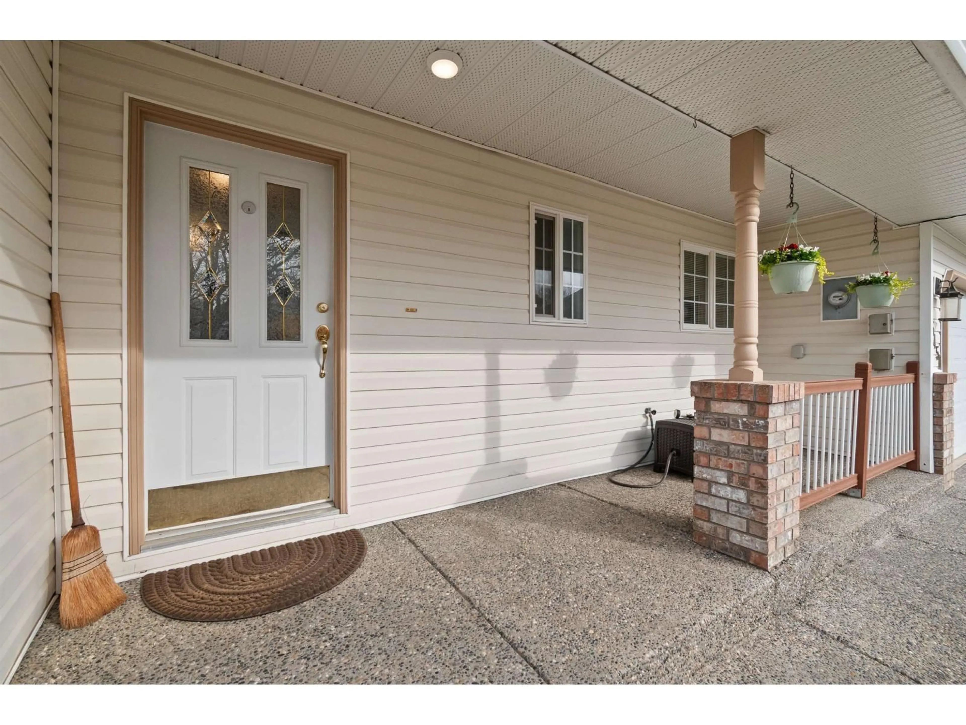Indoor entryway for 5450 ALPINE CRESCENT, Chilliwack British Columbia V2R3W4
