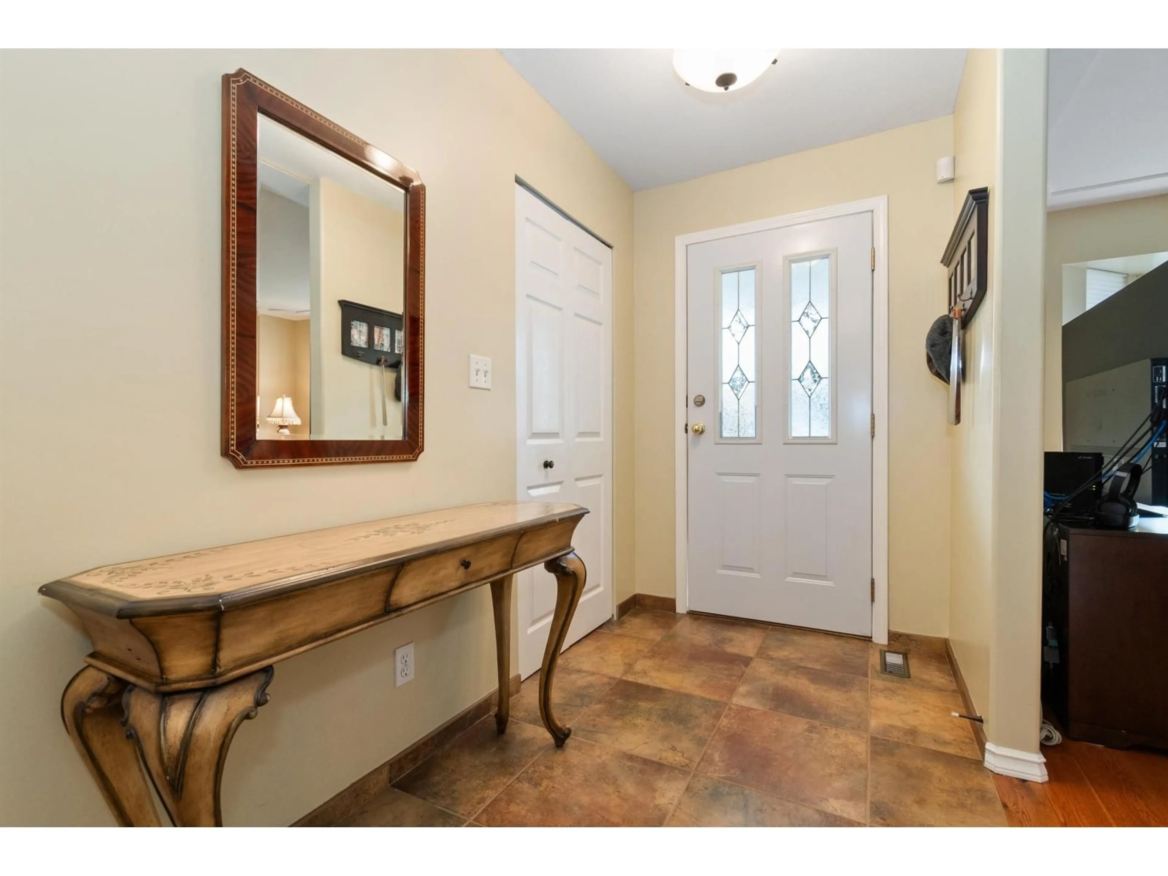 Indoor entryway for 5450 ALPINE CRESCENT, Chilliwack British Columbia V2R3W4