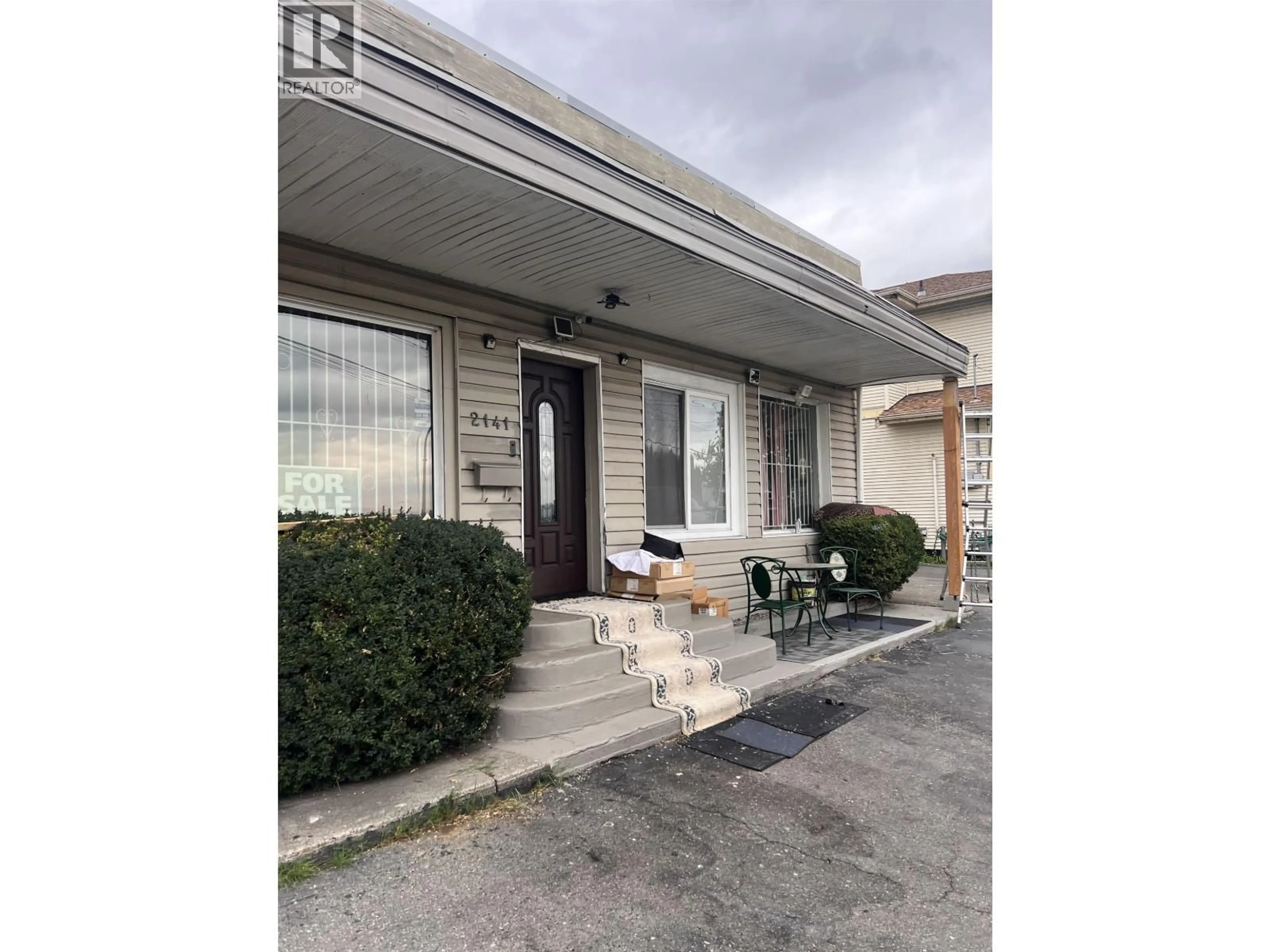 Patio, street for 2141 MARINE WAY, New Westminster British Columbia V3M2H2