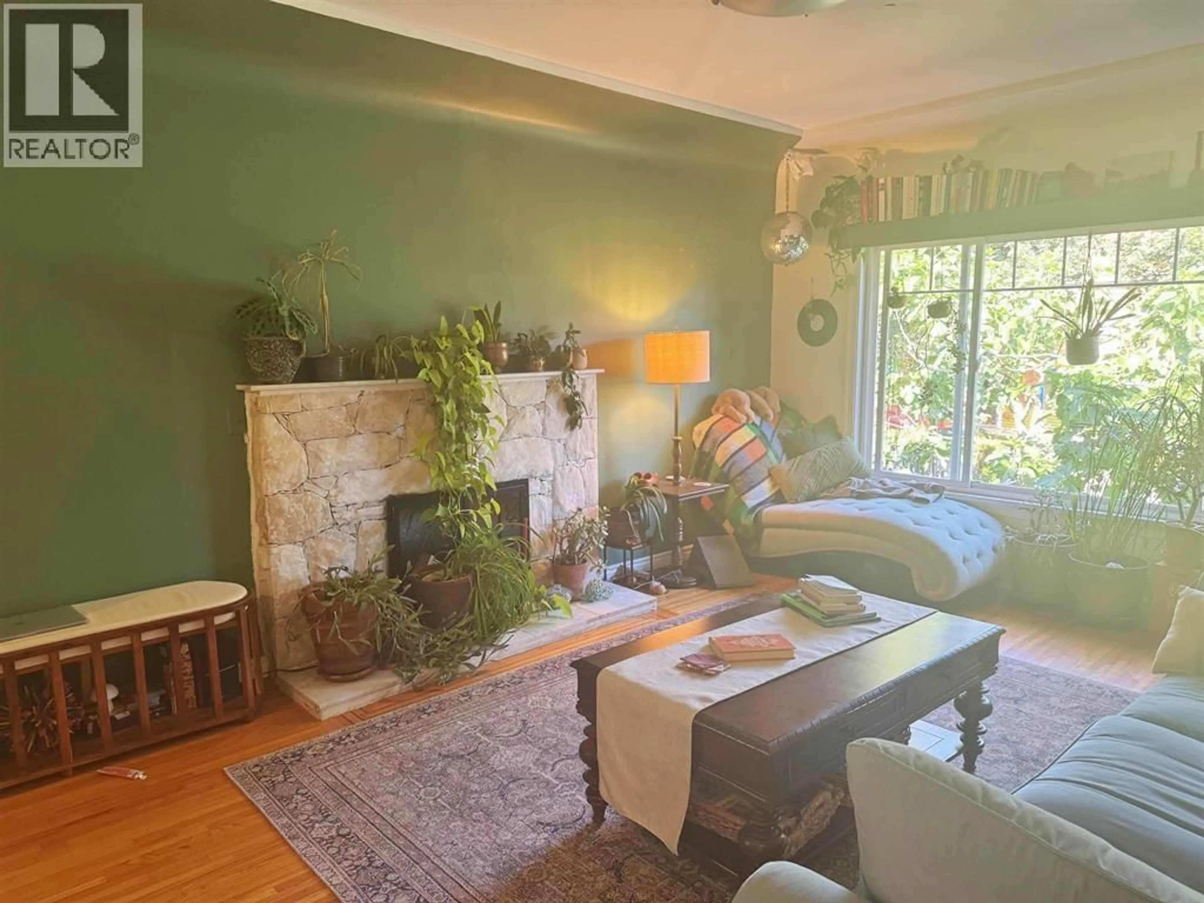 Living room with furniture, unknown for 5569 CULLODEN STREET, Vancouver British Columbia V5W3R9