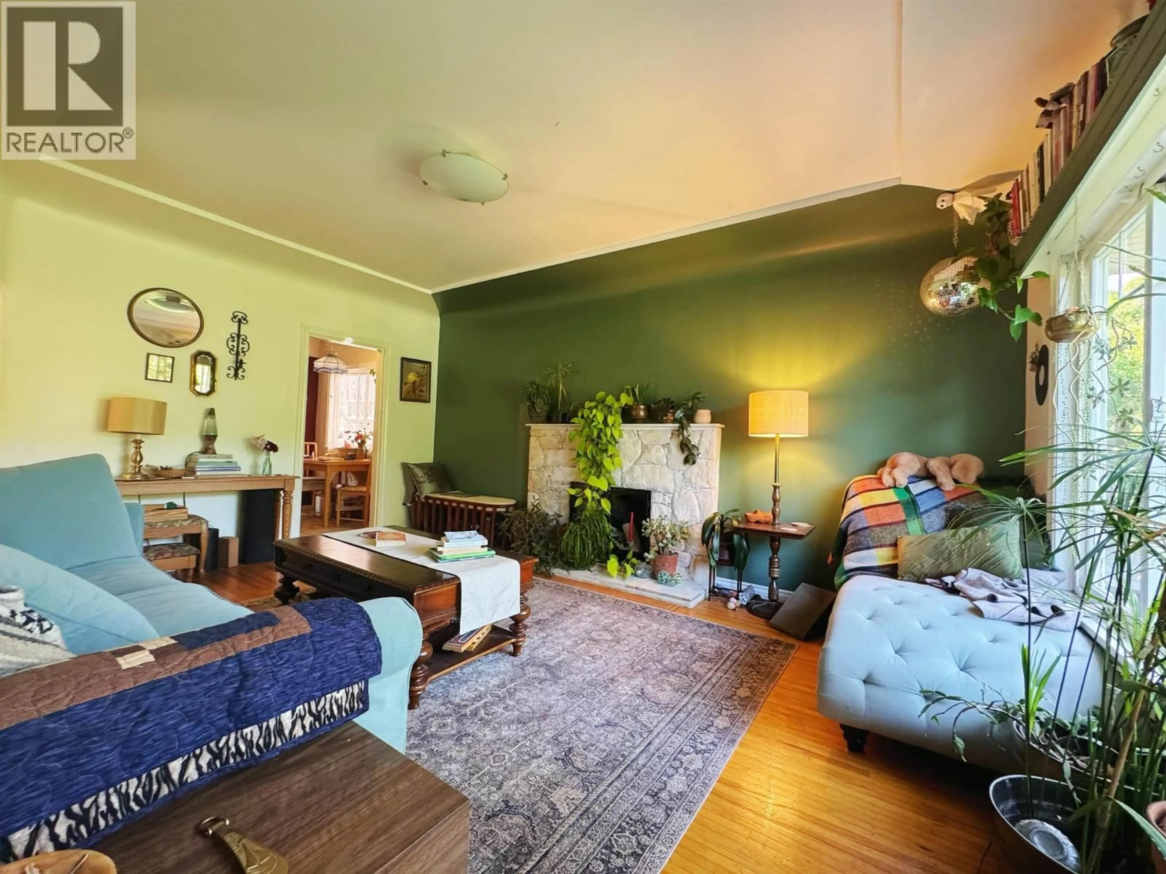 Living room with furniture, unknown for 5569 CULLODEN STREET, Vancouver British Columbia V5W3R9