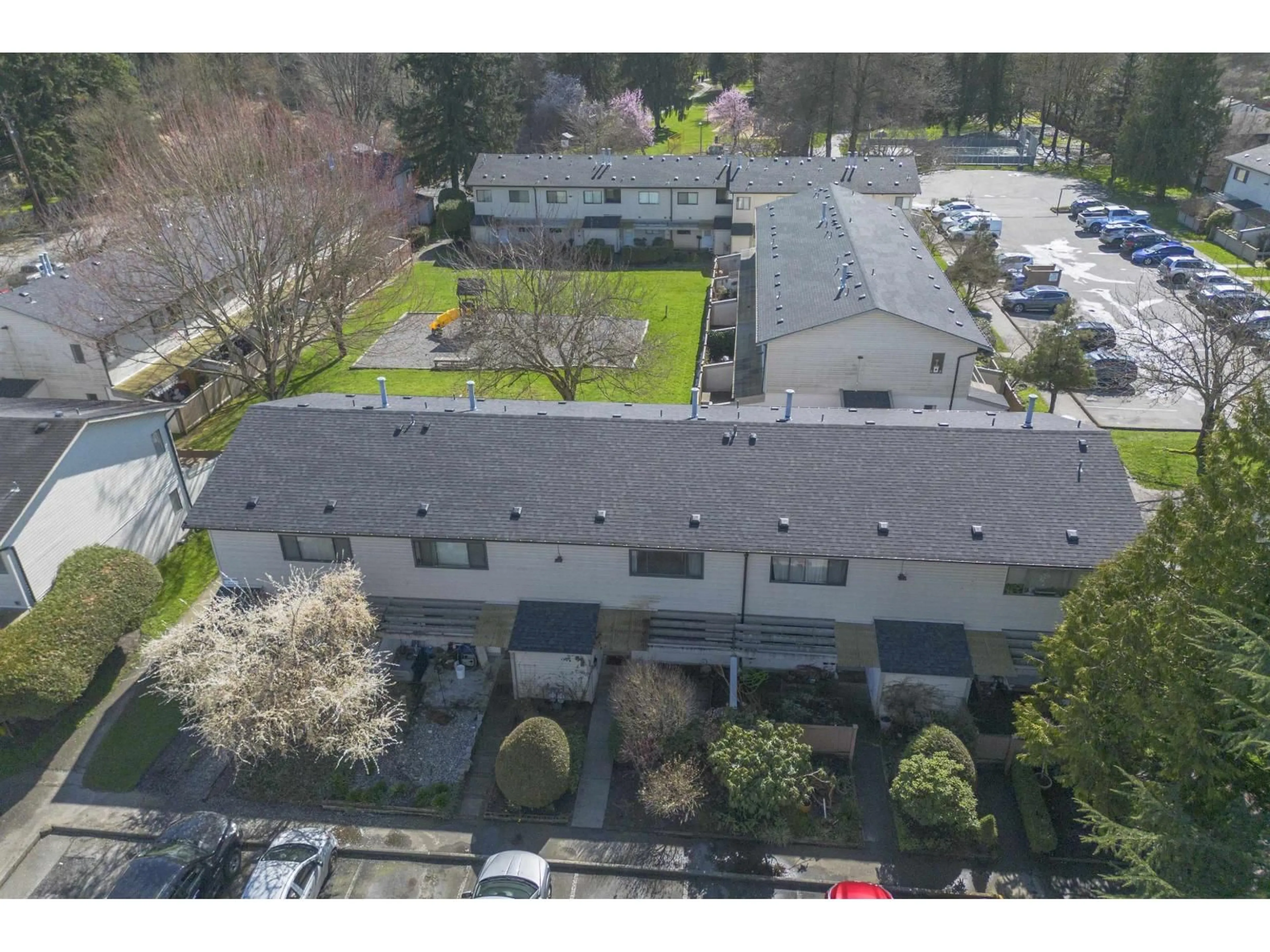A pic from outside/outdoor area/front of a property/back of a property/a pic from drone, unknown for 34 - 5231 204 STREET, Langley British Columbia V3A5X1