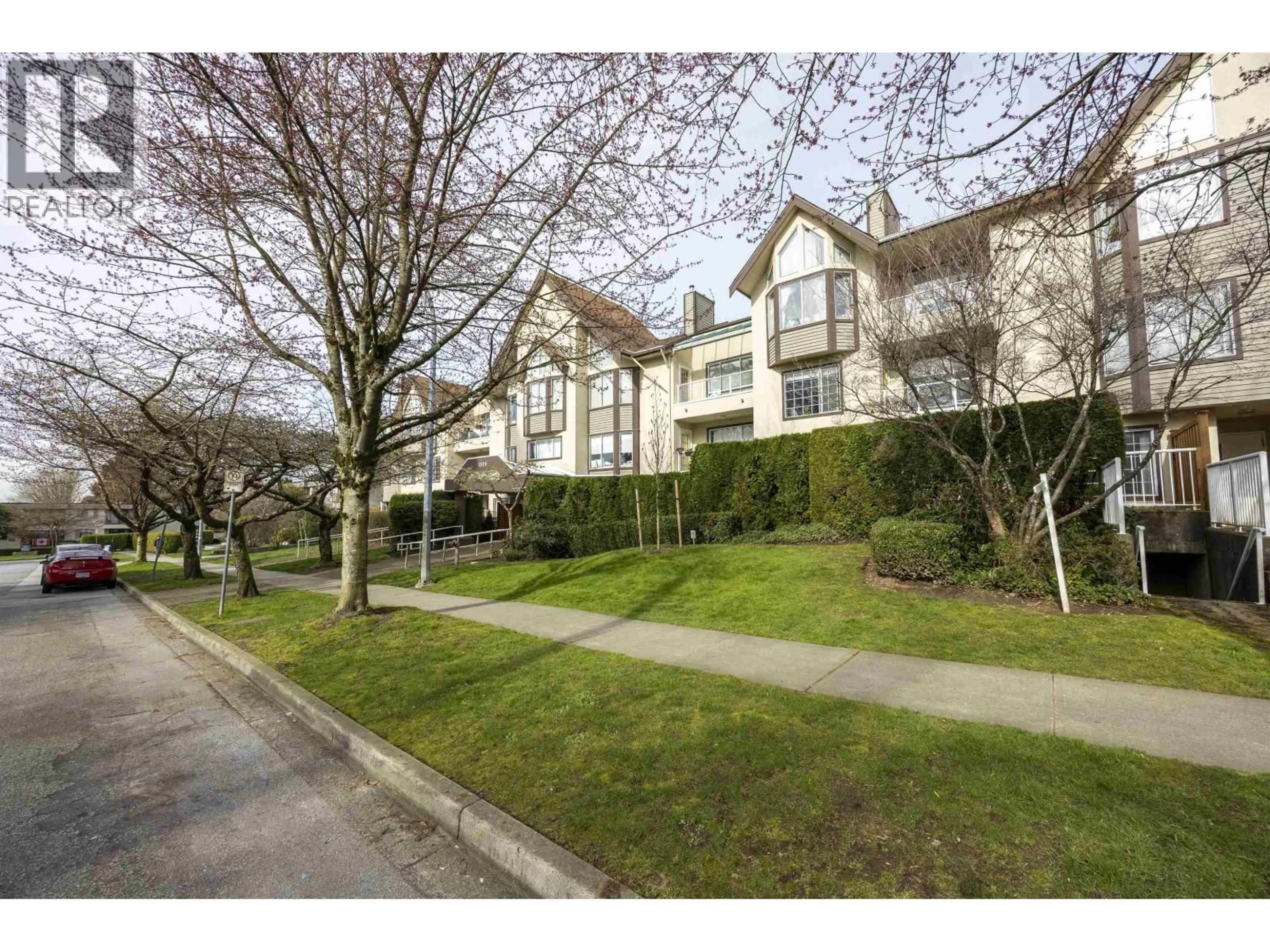 Unknown for 304 - 1009 HOWAY STREET, New Westminster British Columbia V3M6R1