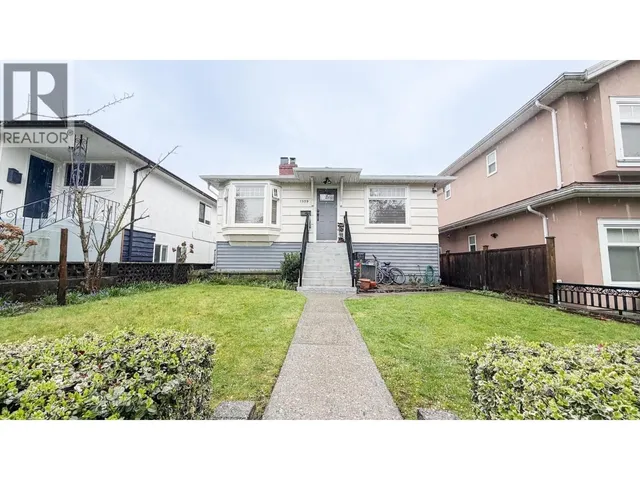 1939 39TH AVENUE, Vancouver 3