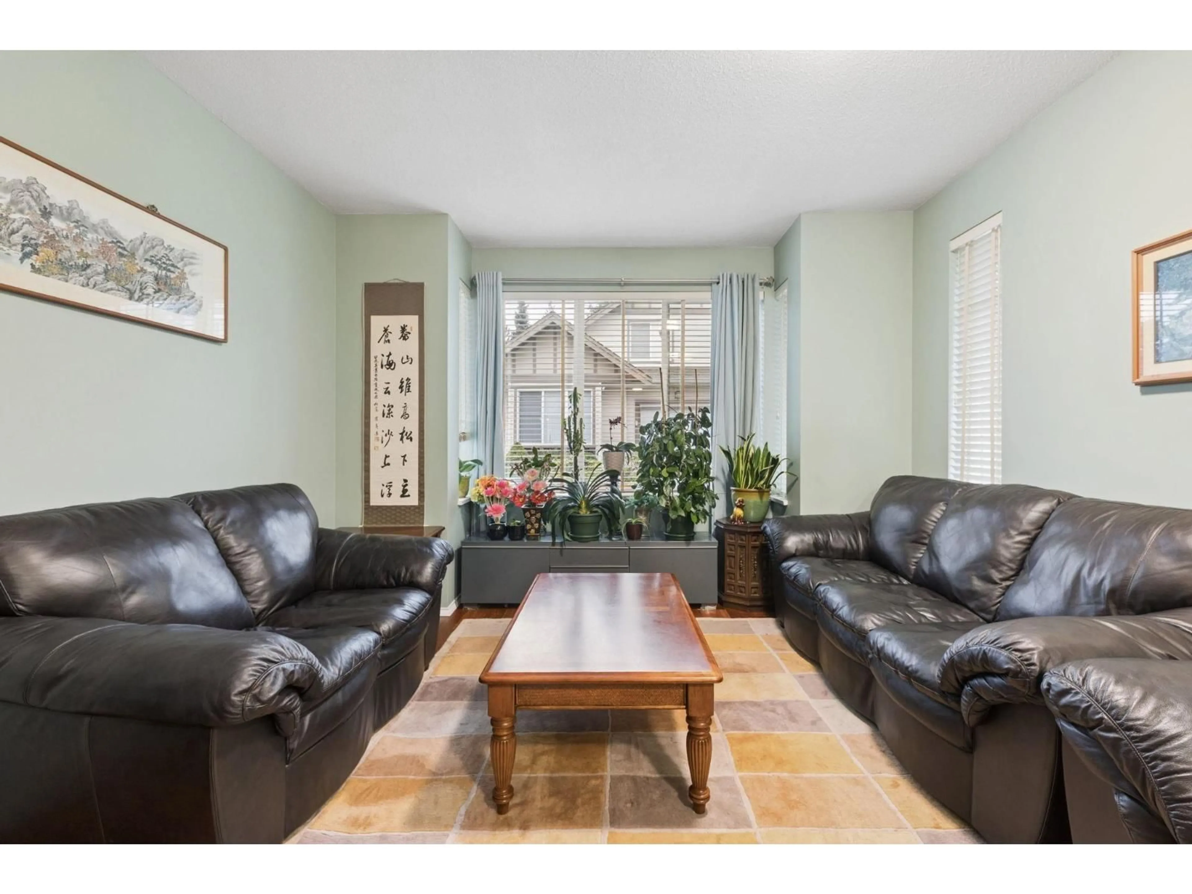 Living room with furniture, unknown for 32 - 15868 85 AVENUE, Surrey British Columbia V4N0Y9