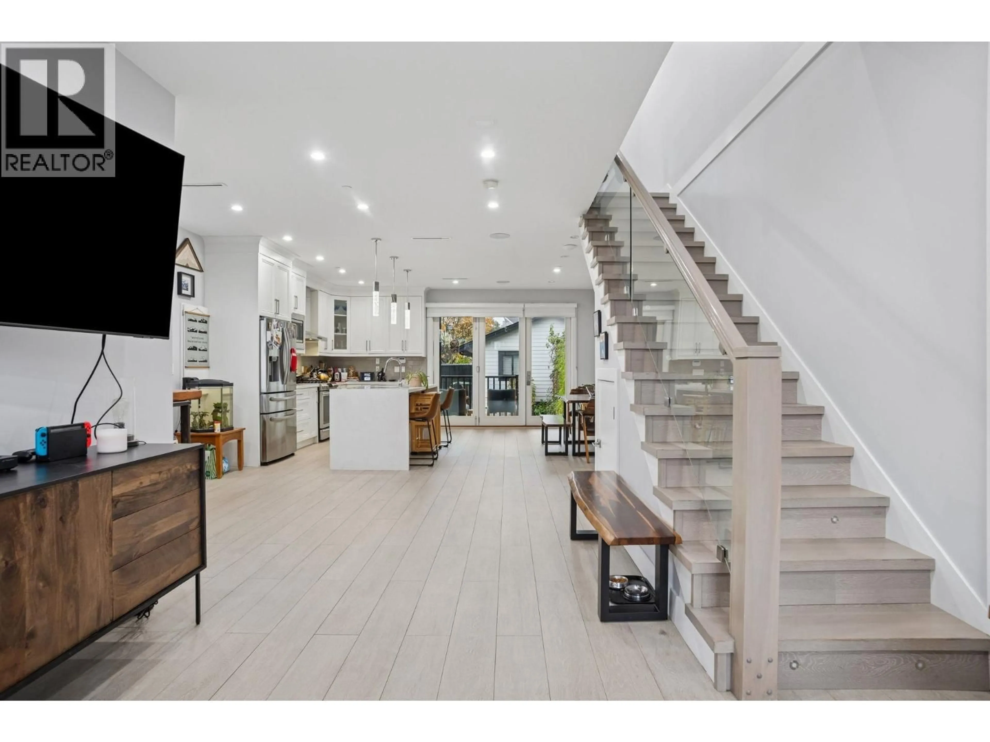 Indoor entryway for 3045 59TH AVENUE, Vancouver British Columbia V5S2B2