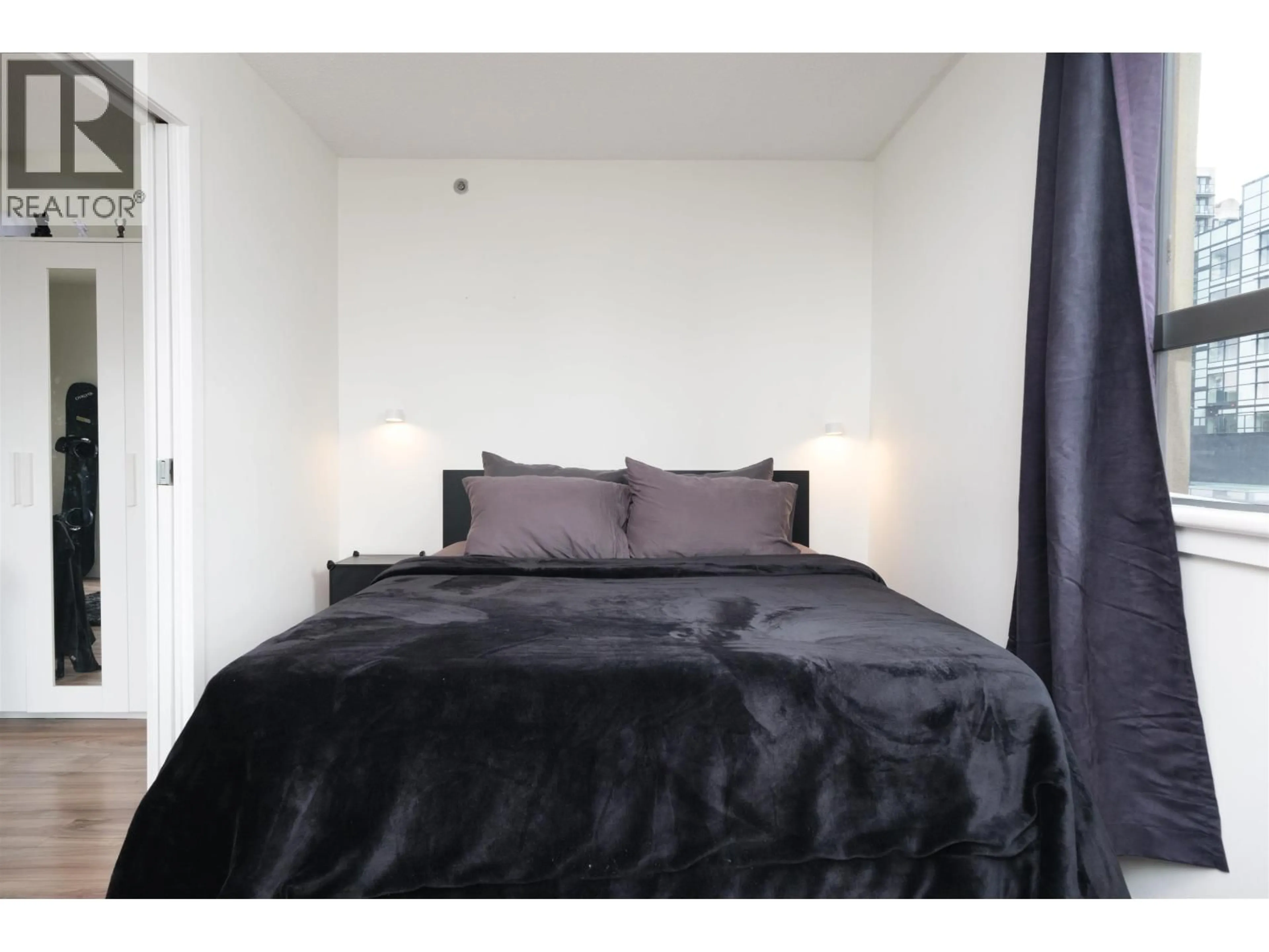 Bedroom with bed, unknown for 801 - 789 DRAKE STREET, Vancouver British Columbia V6Z2N7