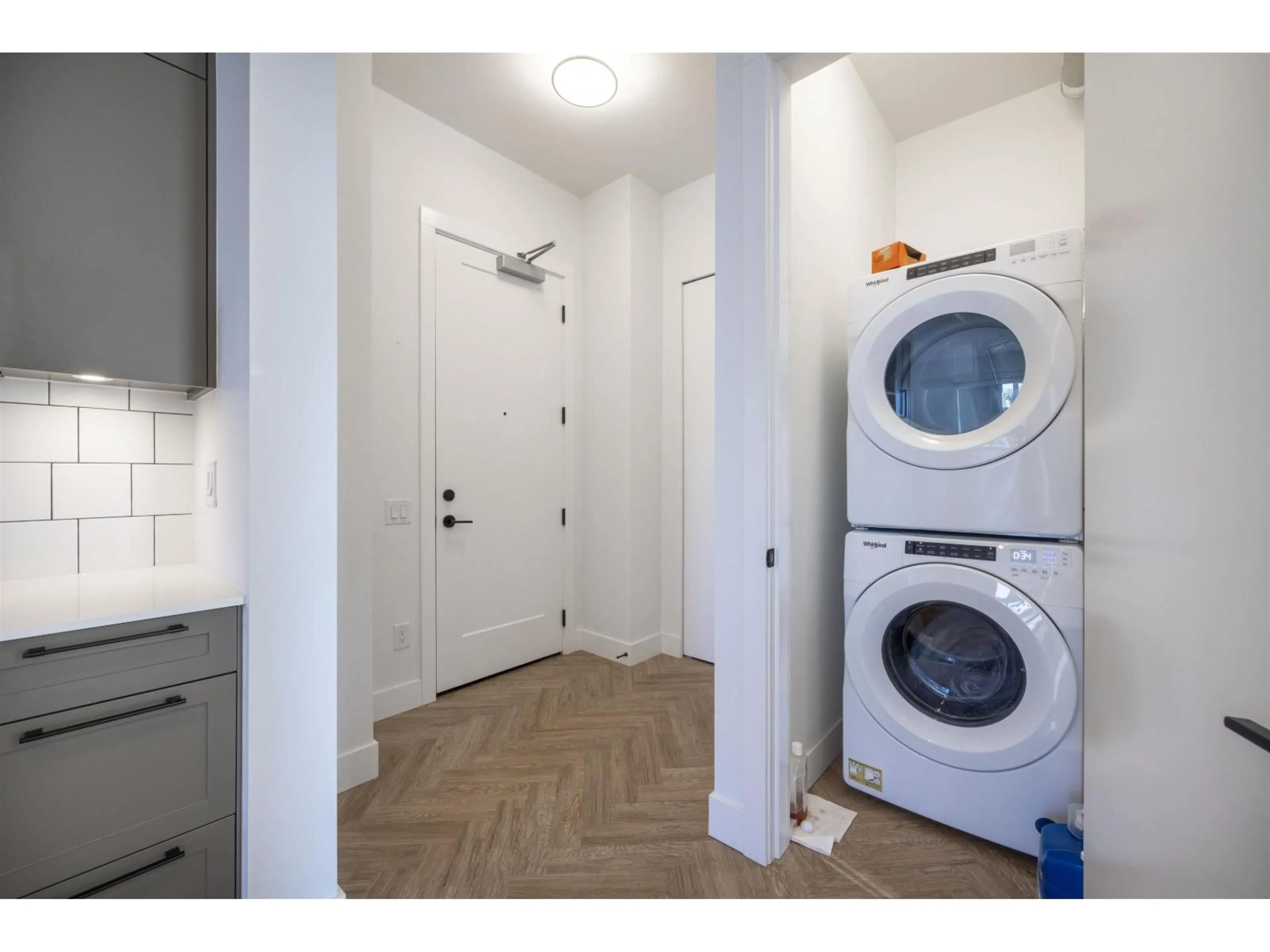 Laundry room for 405 - 13933 105 BOULEVARD, Surrey British Columbia V3T0R6