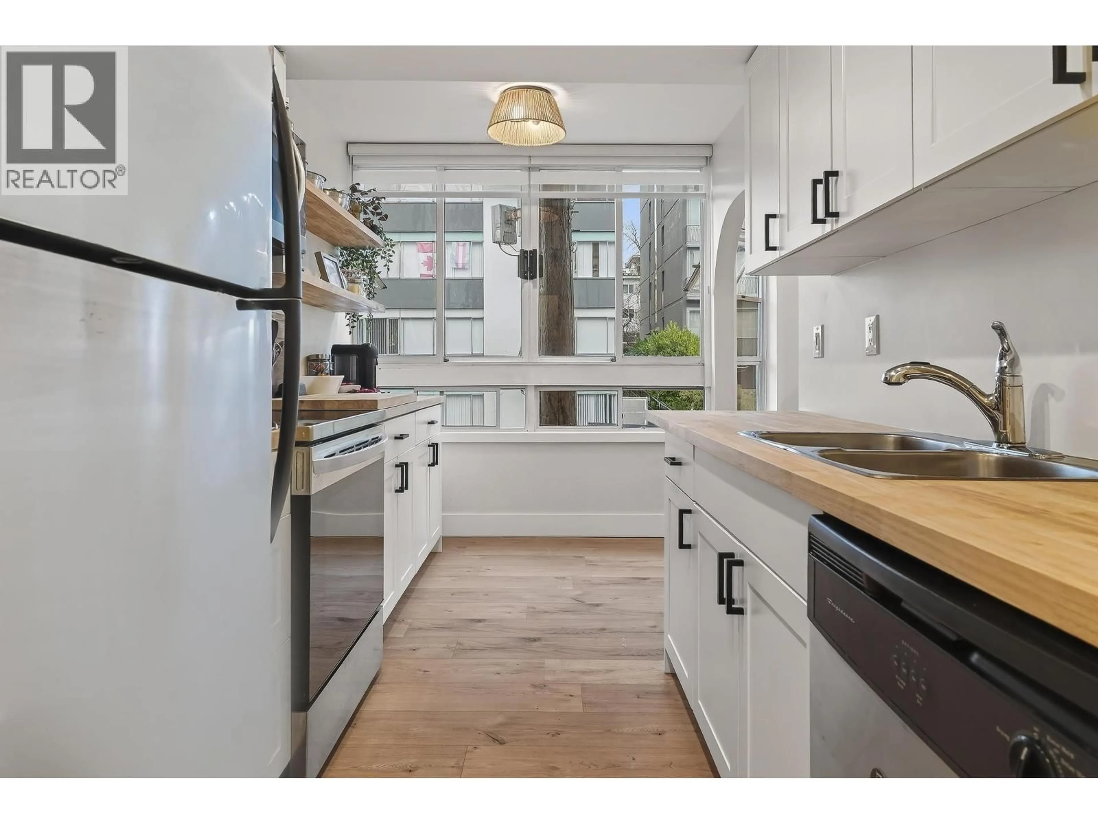 Standard kitchen, unknown for 202 - 1280 NICOLA STREET, Vancouver British Columbia V6G2E9