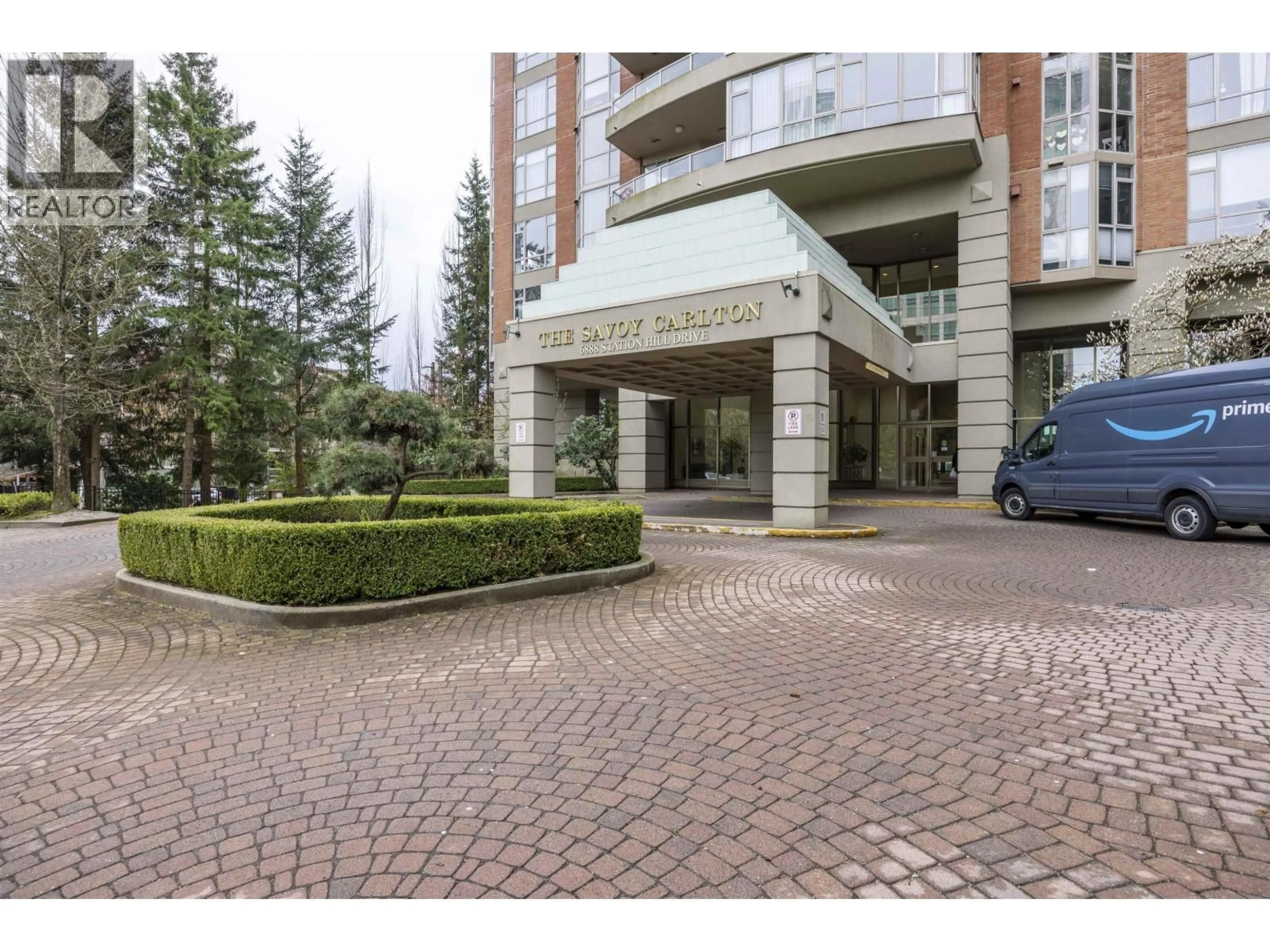 Indoor foyer for 901 - 6888 STATION HILL DRIVE, Burnaby British Columbia V3N4X5