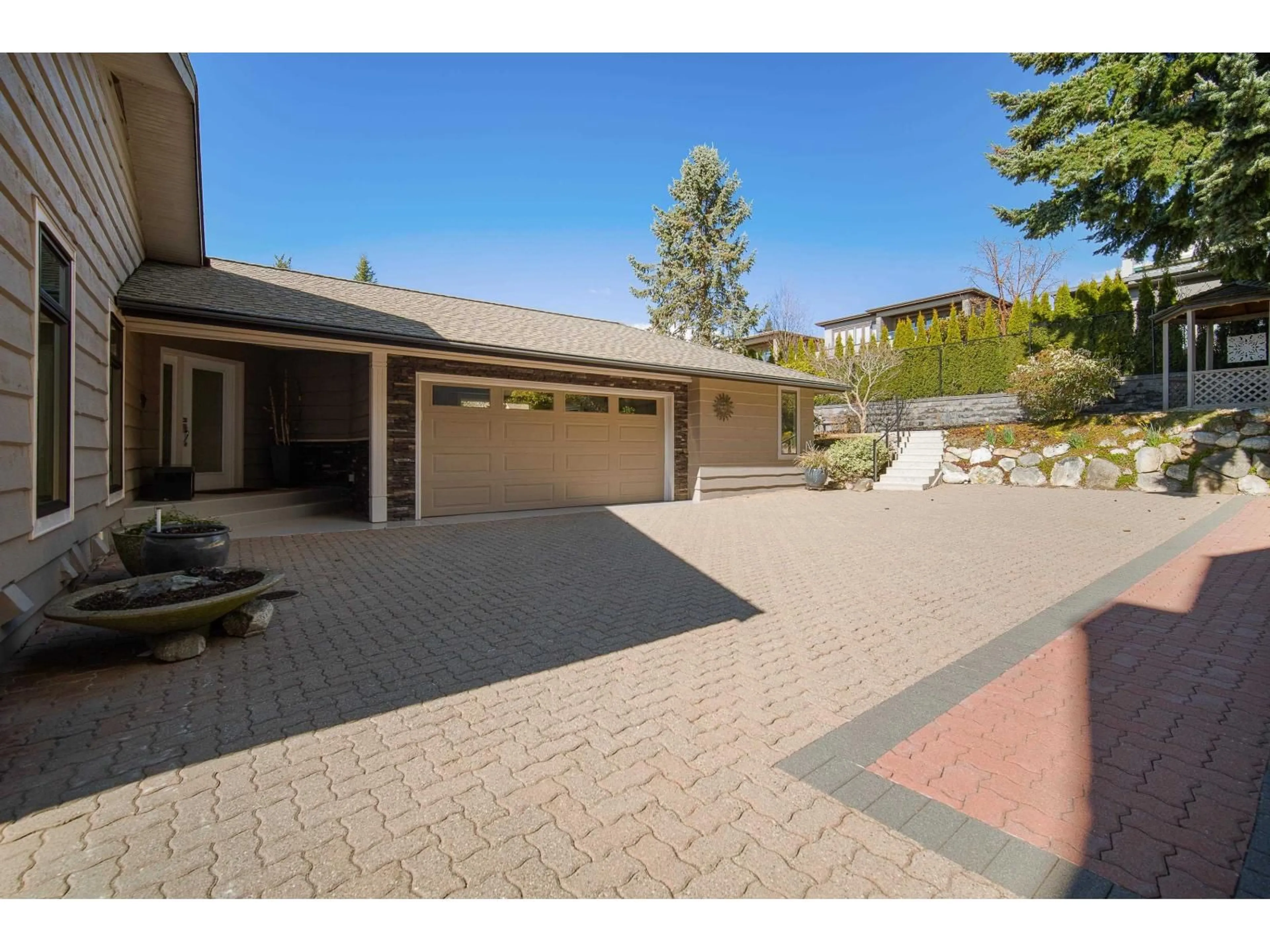 A pic from outside/outdoor area/front of a property/back of a property/a pic from drone, street for 13387 13A AVENUE, Surrey British Columbia V4A5Y3