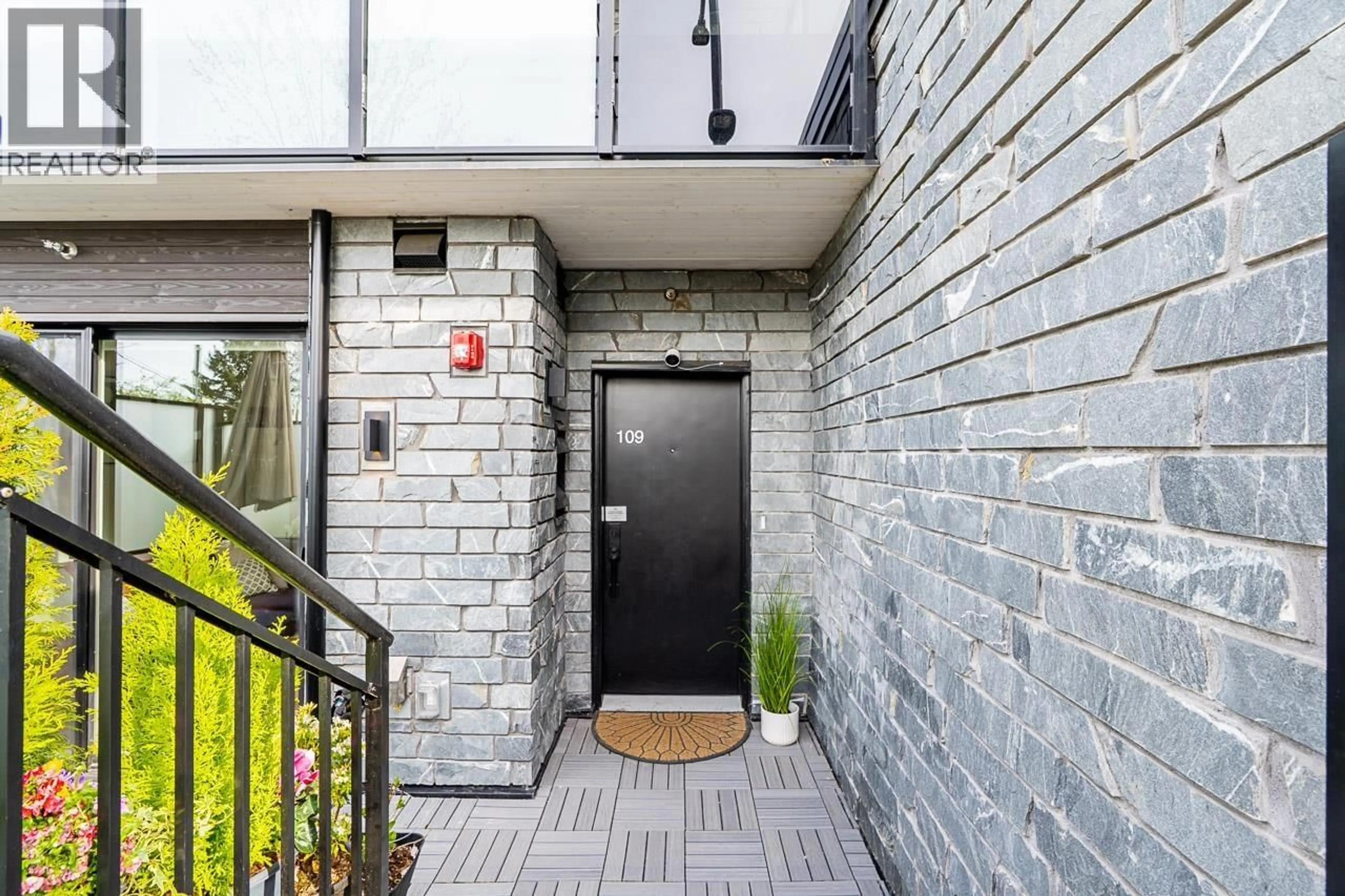 Unknown for 109 - 650 2ND STREET, North Vancouver British Columbia V7L1E3