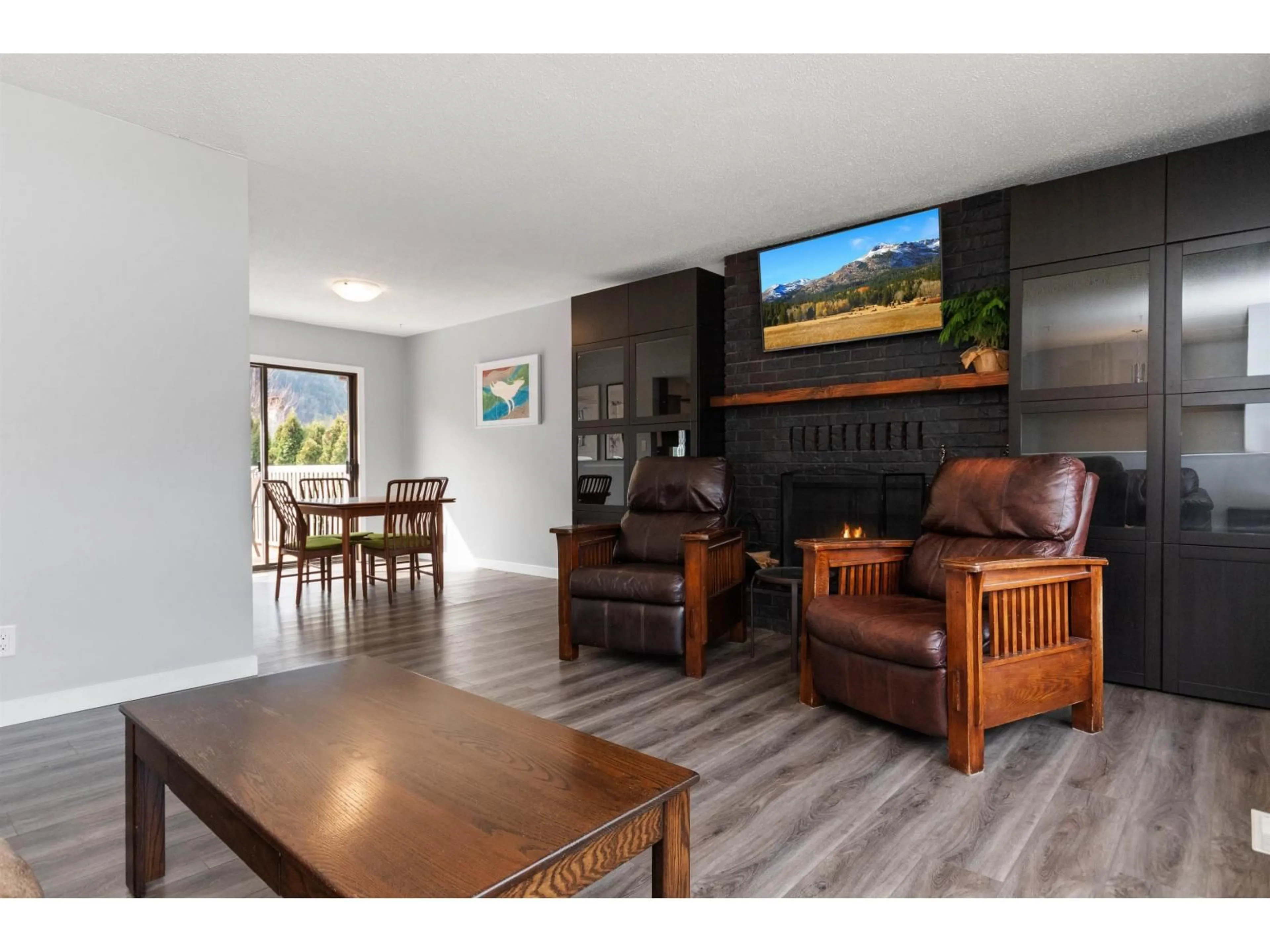 Living room with furniture, wood/laminate floor for 65560 GORDON DRIVE, Hope British Columbia V0X1L1