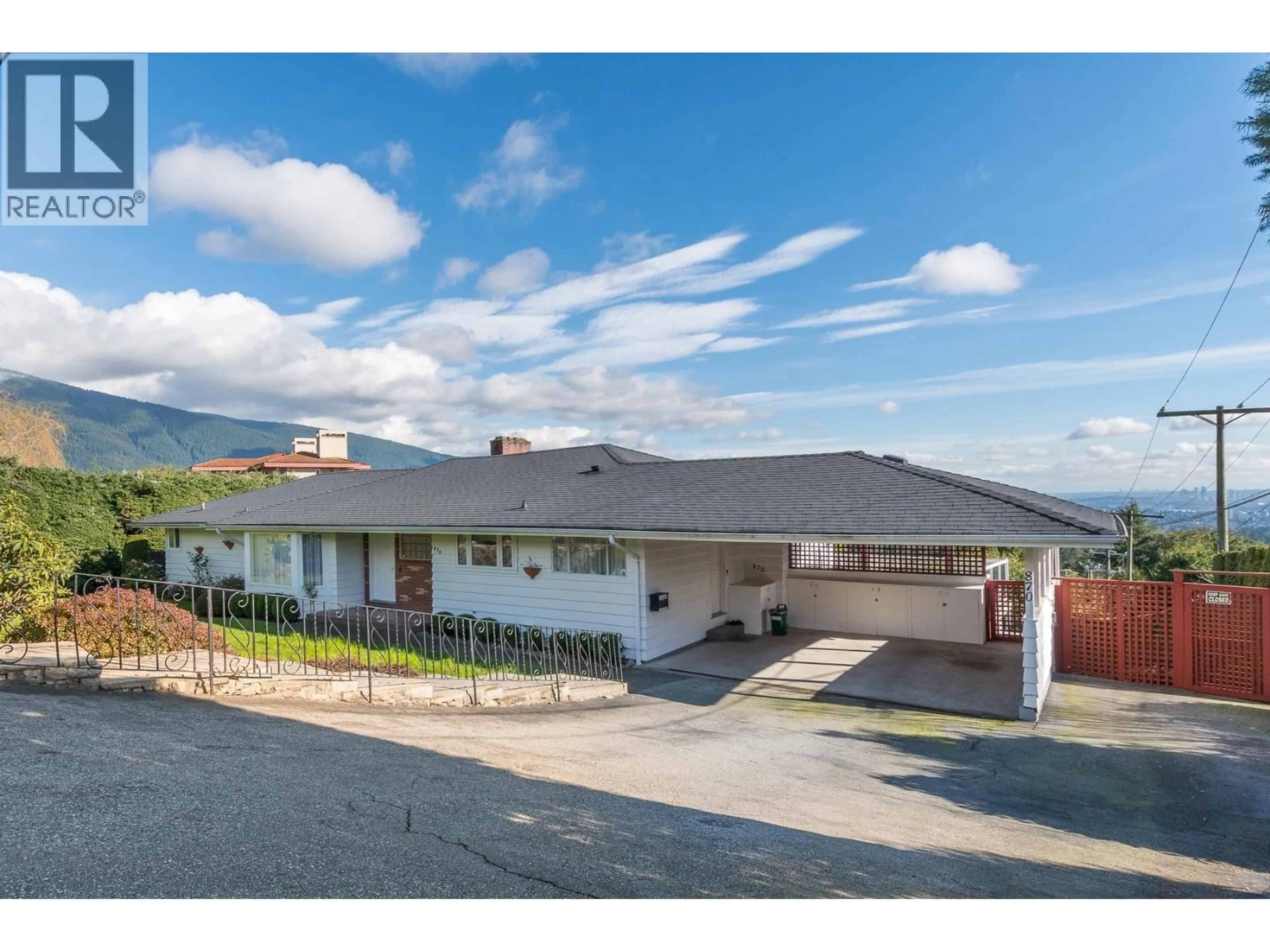 A pic from outside/outdoor area/front of a property/back of a property/a pic from drone, street for 870 FARMLEIGH ROAD, West Vancouver British Columbia V7S1Z9