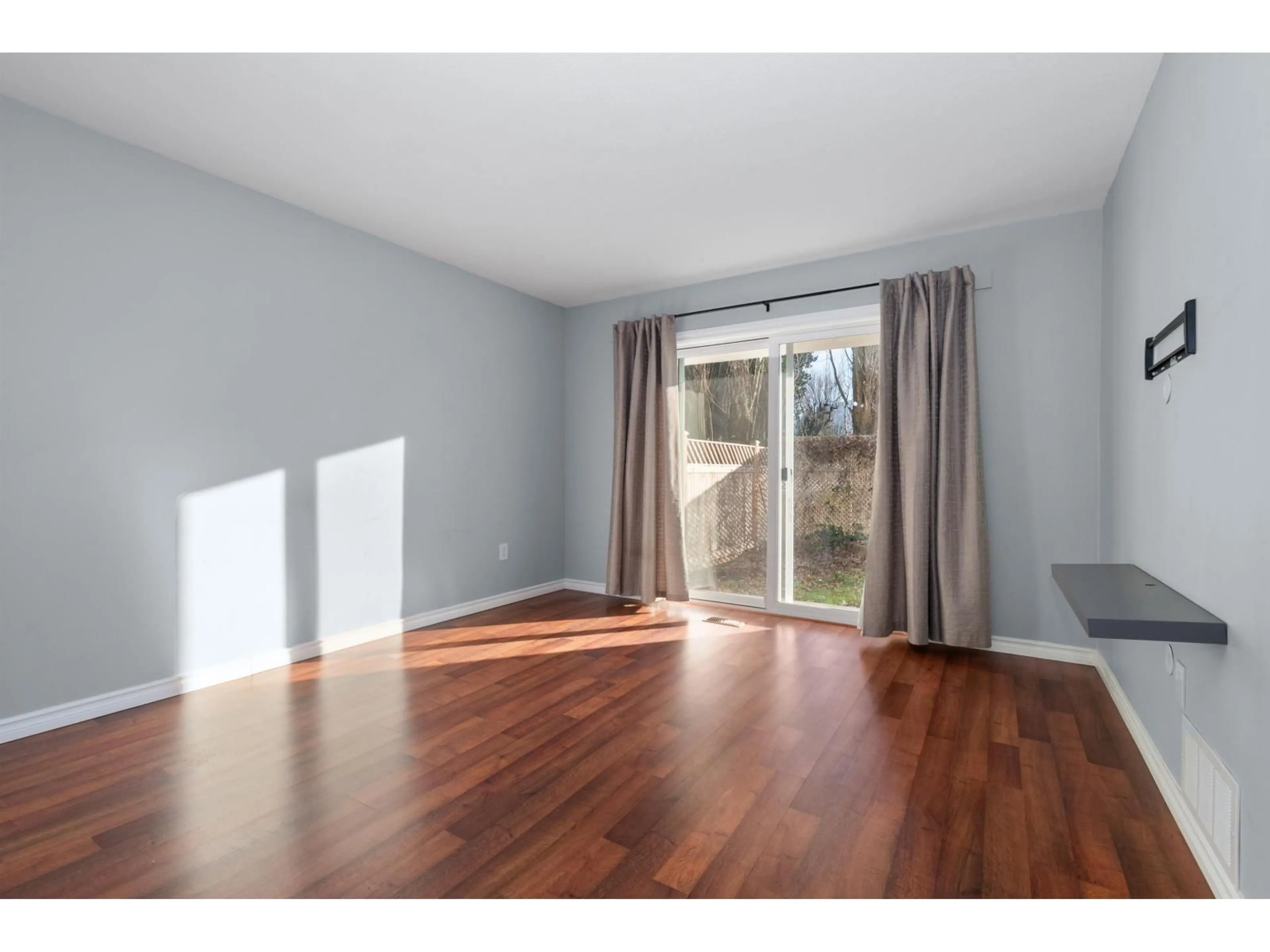 A pic of a room for 25 - 45640 STOREY AVENUE, Chilliwack British Columbia V2R3C5