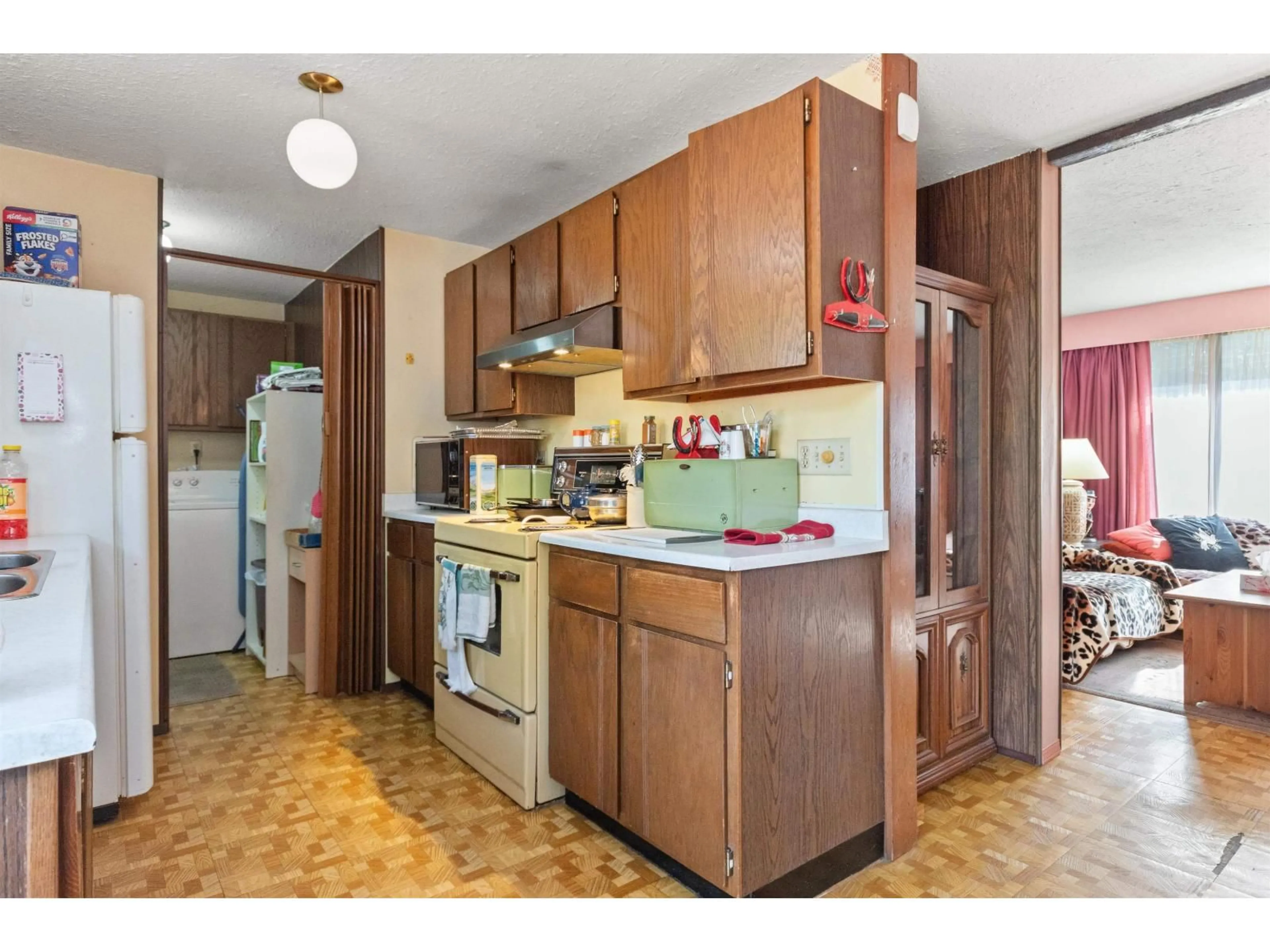 Standard kitchen, unknown for 63785 OLD YALE ROAD, Hope British Columbia V0X1L2