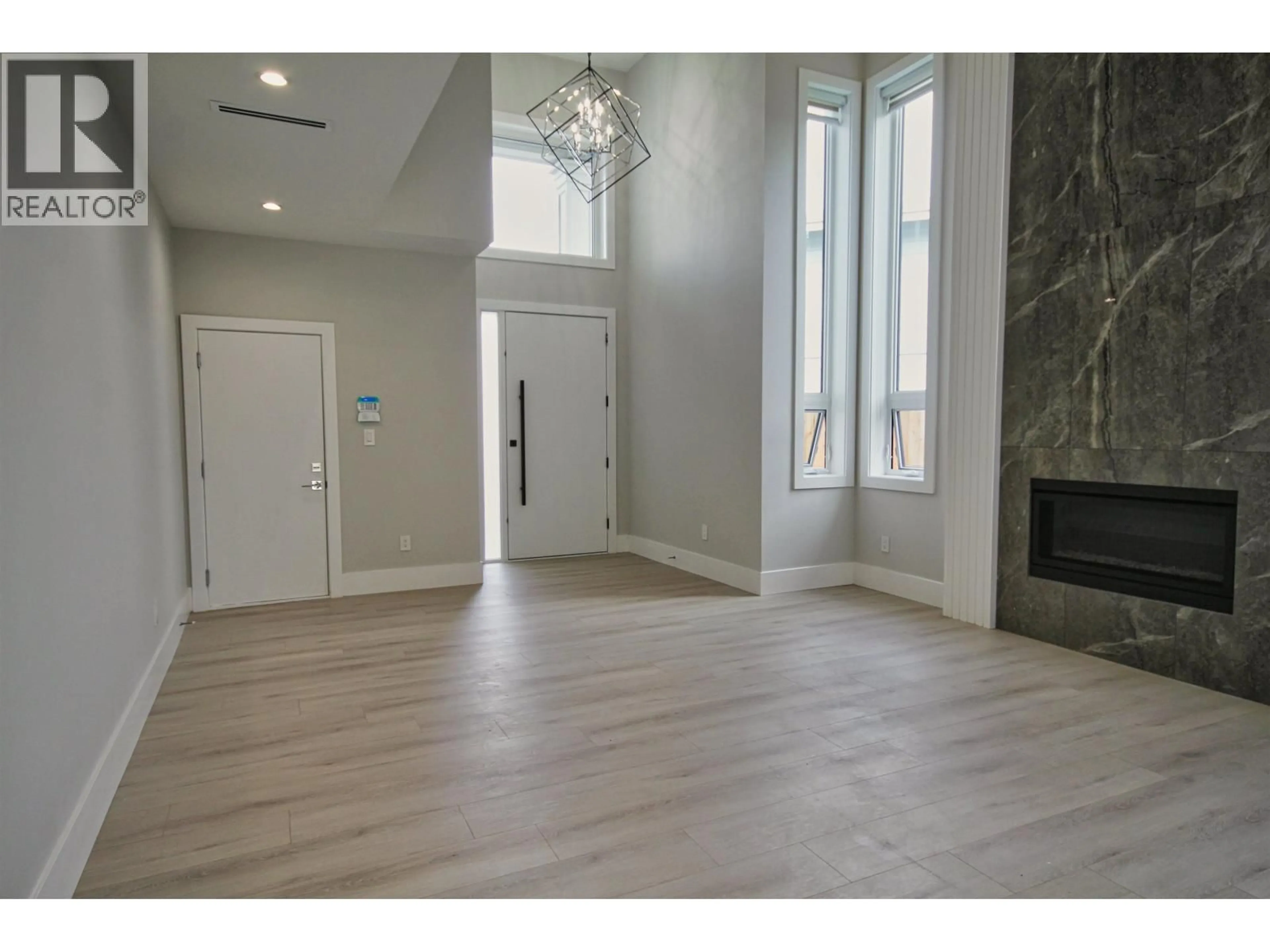 Indoor foyer for 11911 DUNAVON PLACE, Richmond British Columbia V7E3Y1